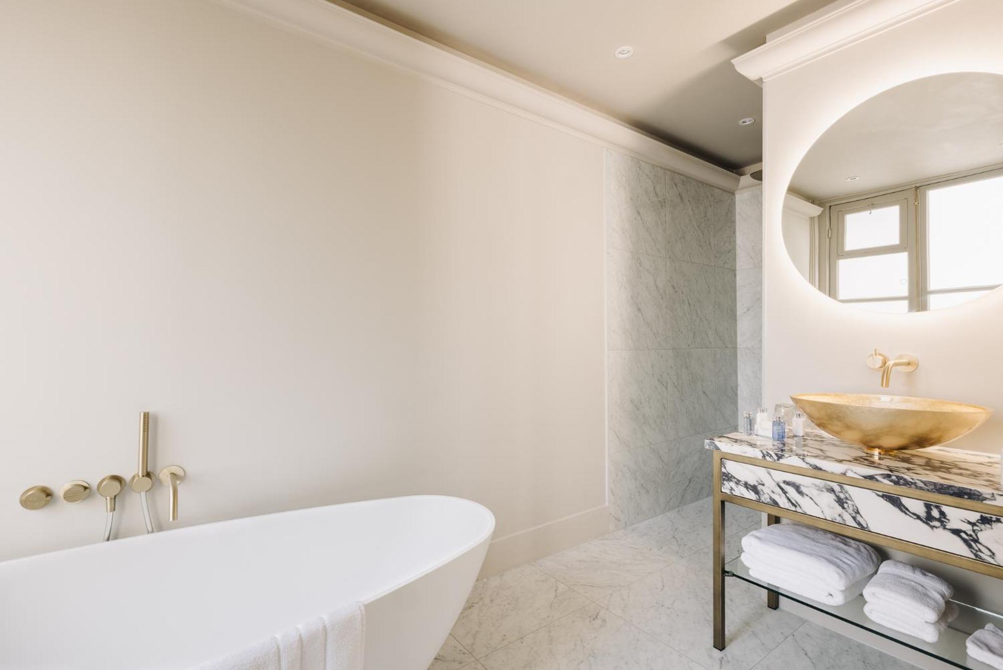 Executive Room (Grand Room Garden View, Bath)