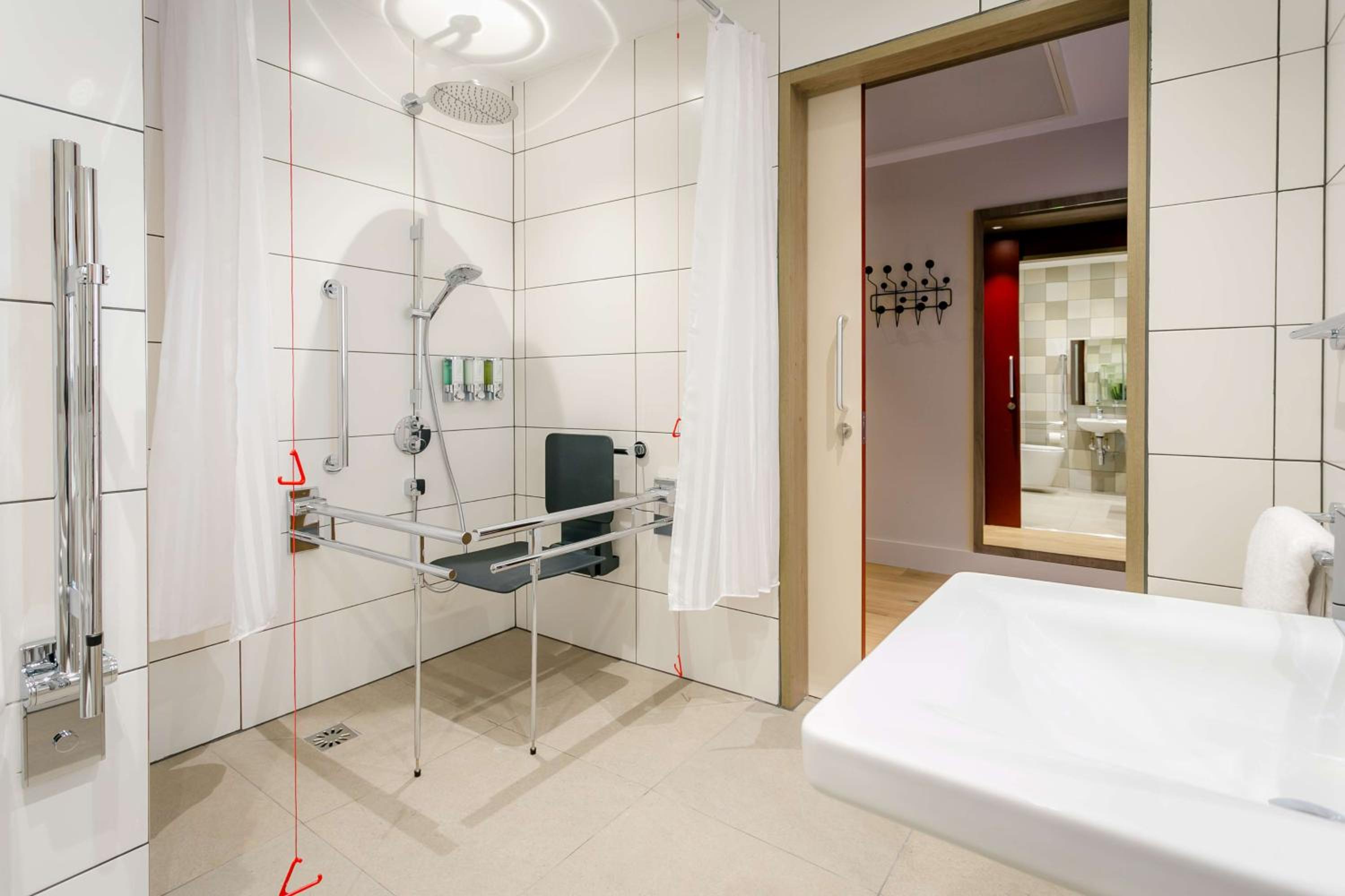 Queen Room - Mobility Access