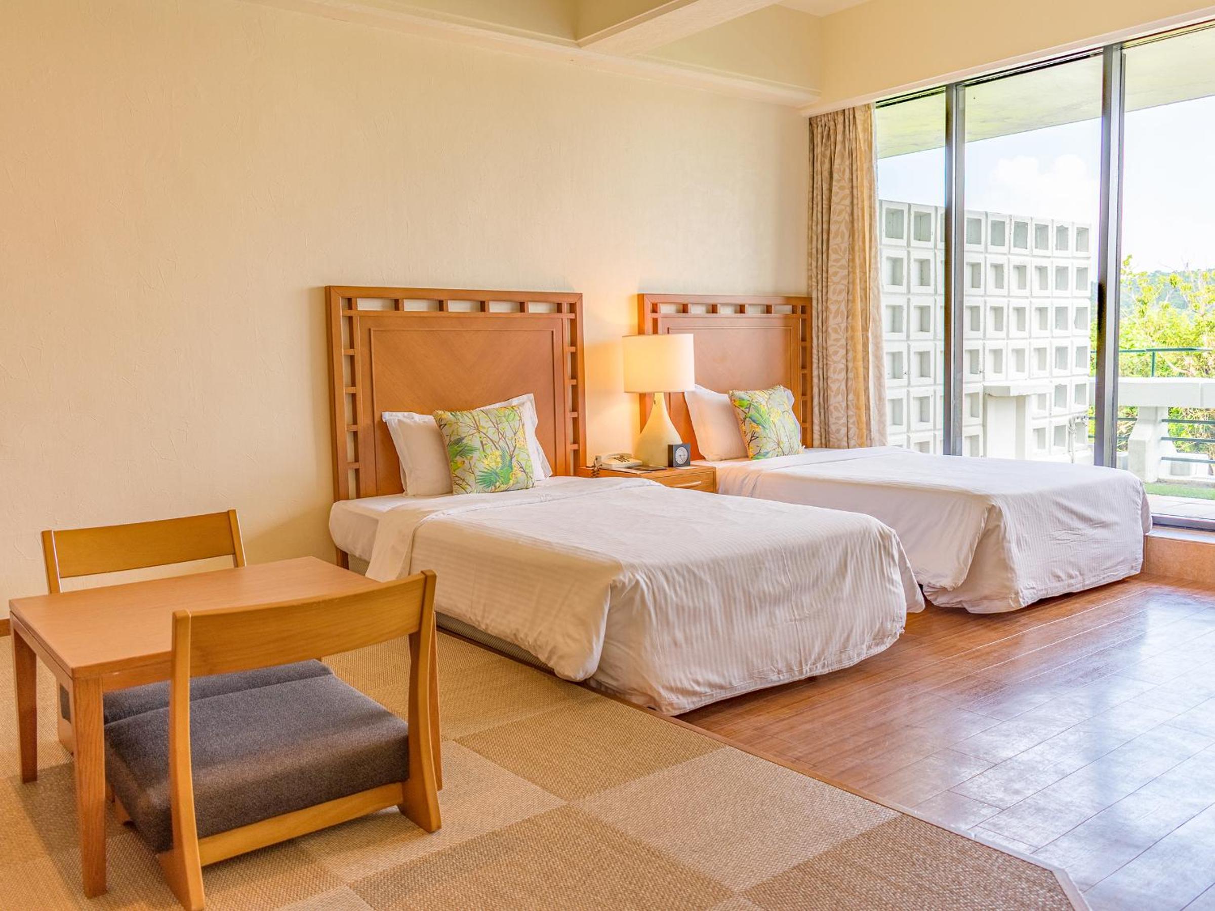 Luxury Room with Mountain View - Non-Smoking