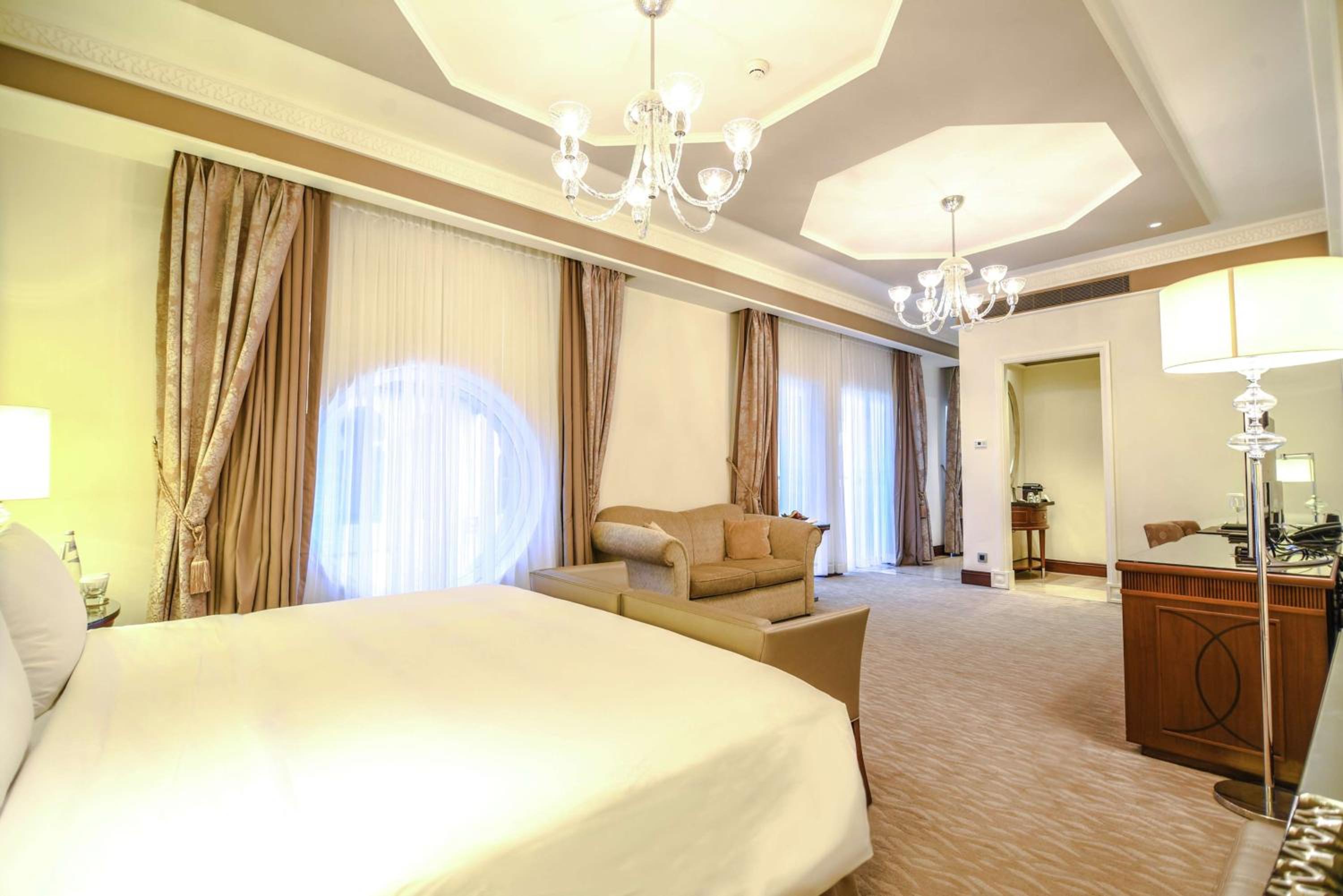 Family King Studio Room