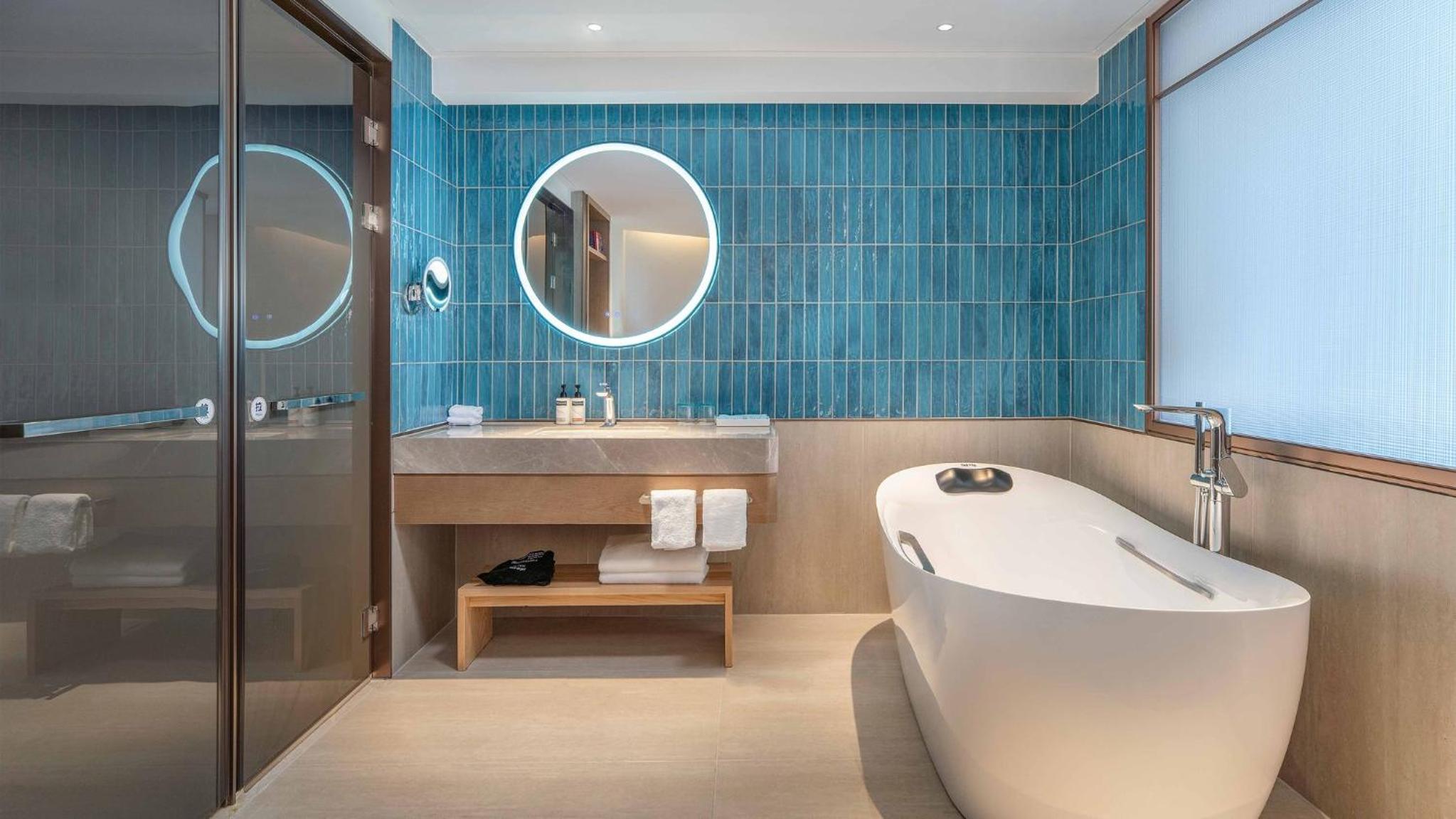 One-Bedroom Suite with Balcony