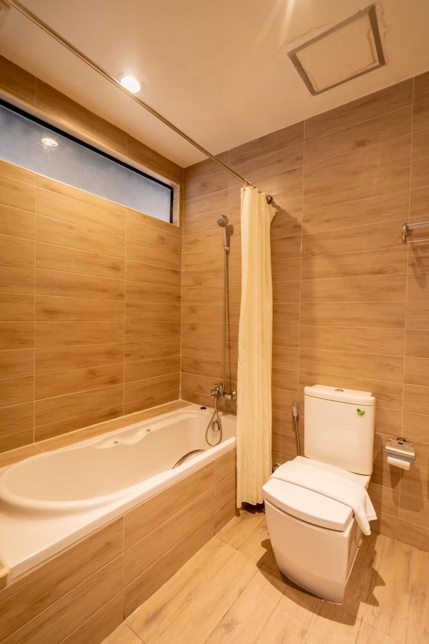 Standard Double or Twin Room with Bath