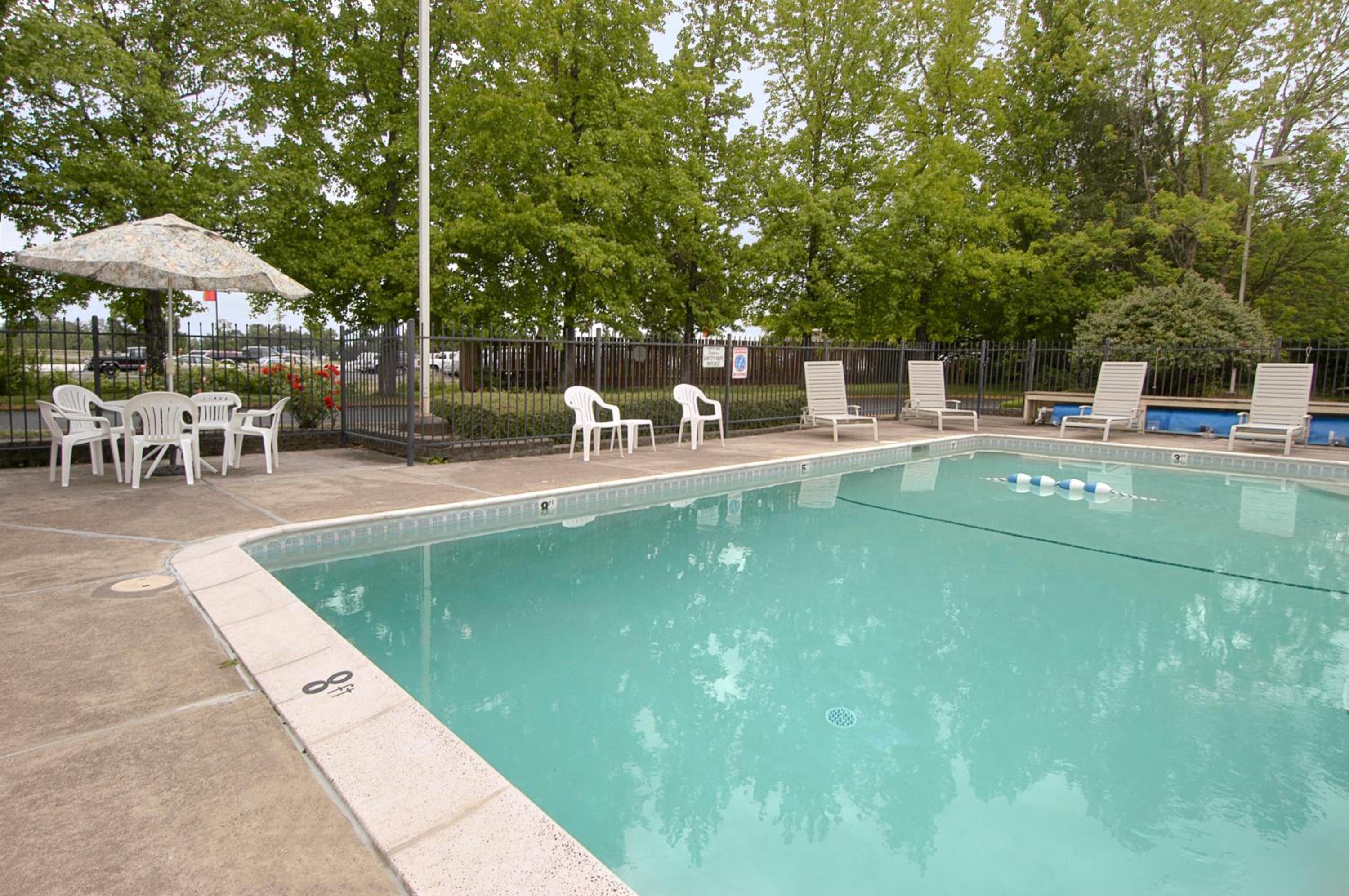 King Suite - Non-Smoking