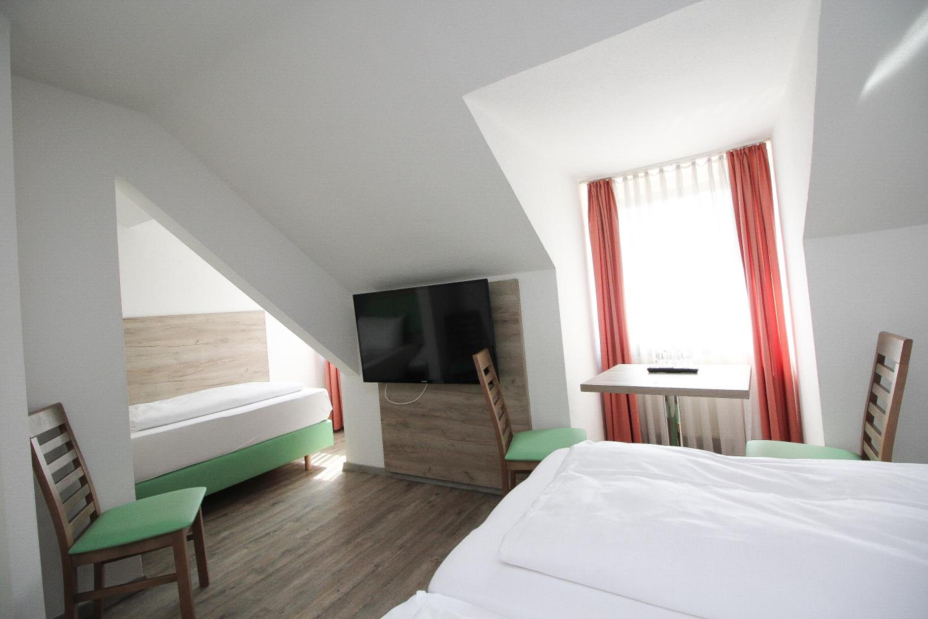 Comfort Triple Room with Private Bathroom