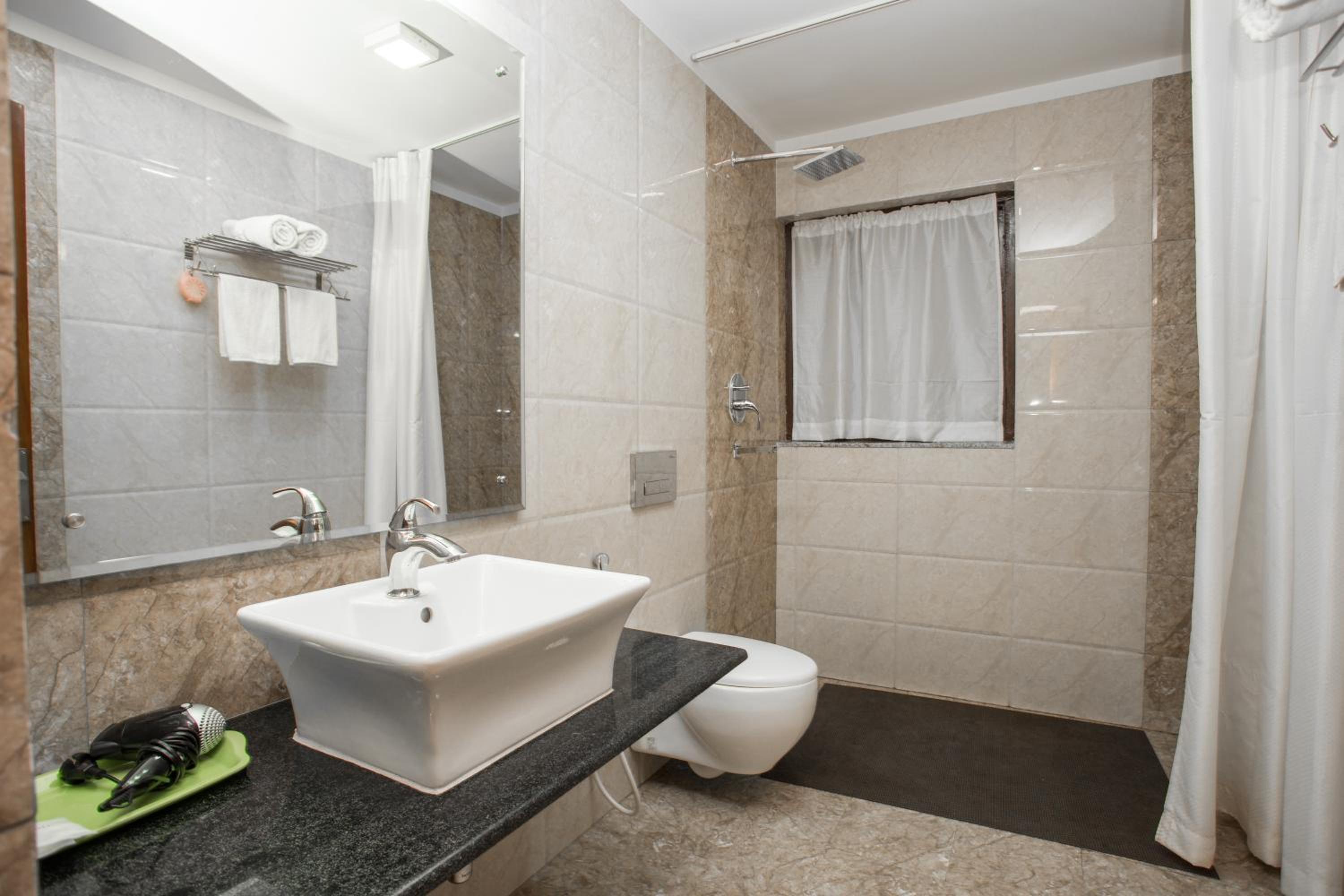 Deluxe Triple Room With Free Airport Pickup