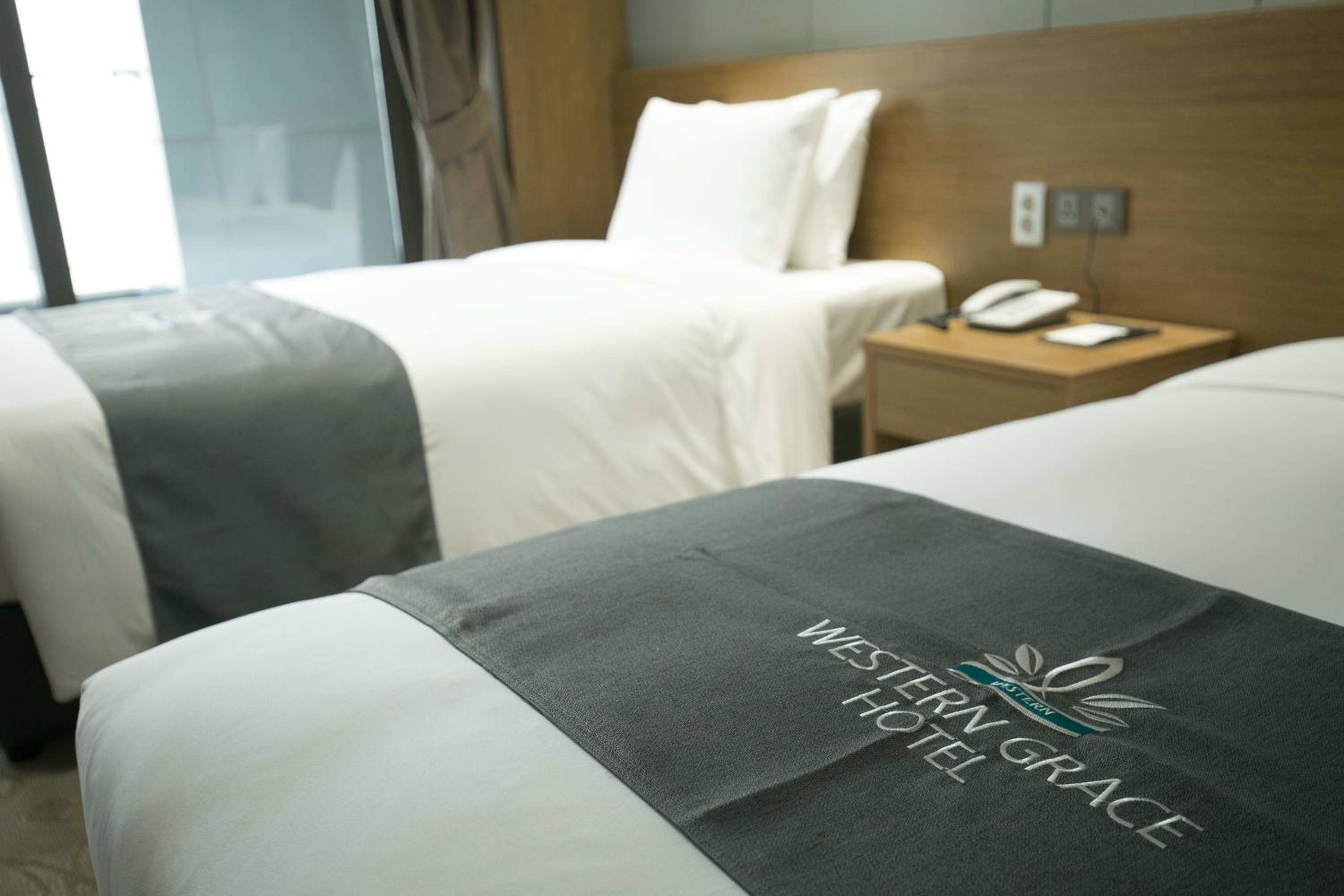 Standard Twin Room with Terrace