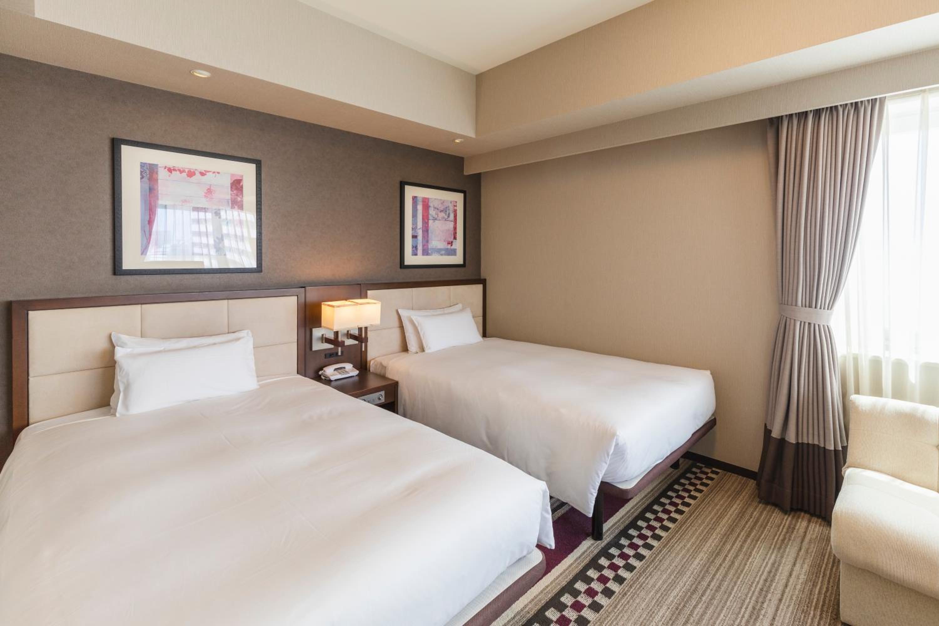 Standard Twin Room With Sofa - Non-Smoking