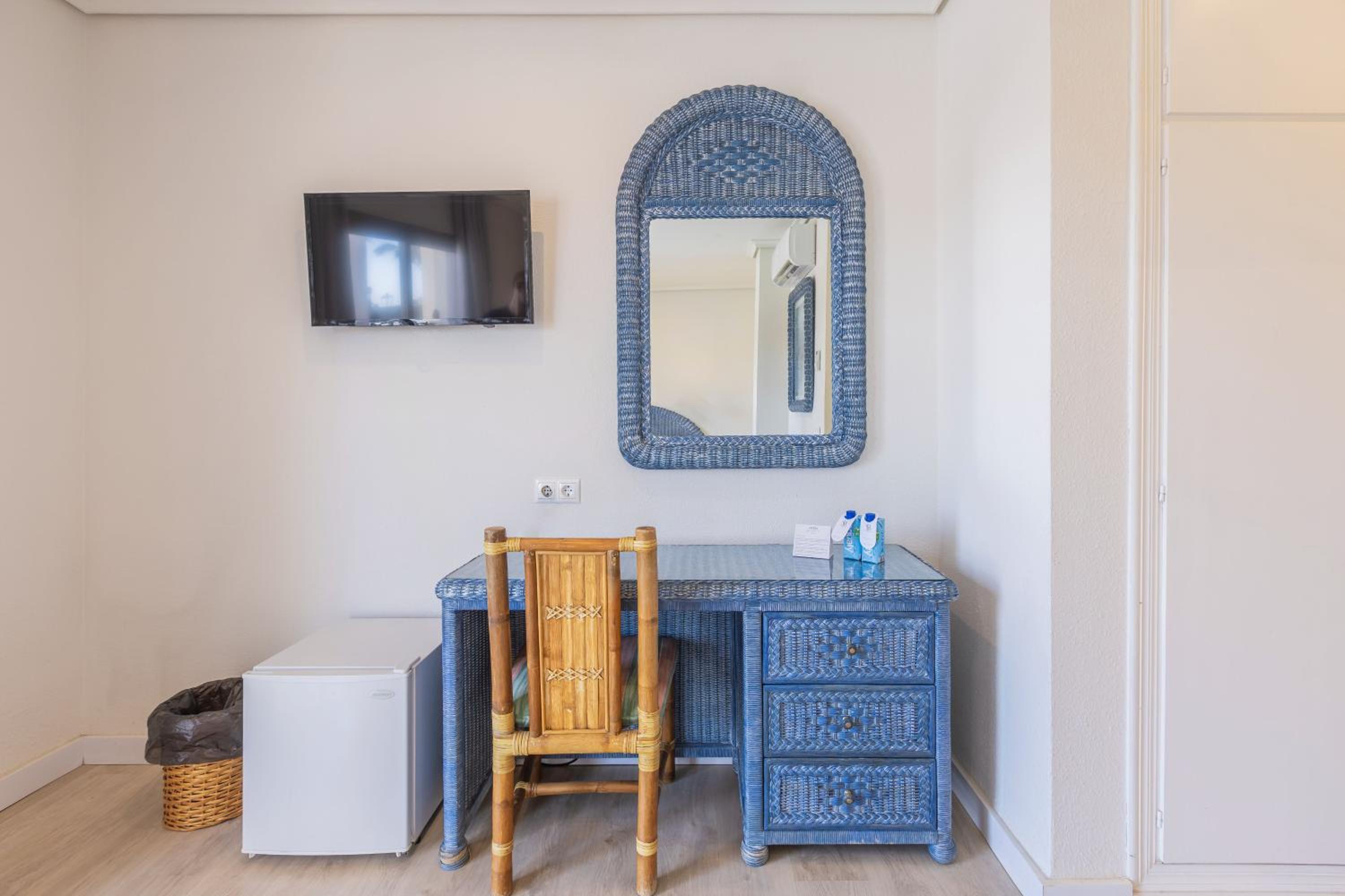 Double or Twin Room with Terrace