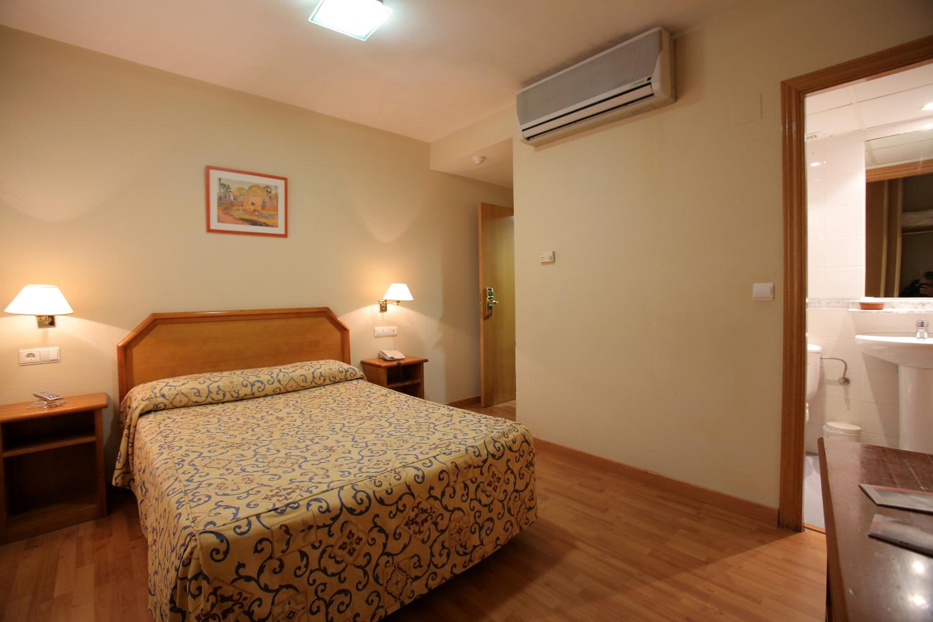 Economy Double or Twin Room