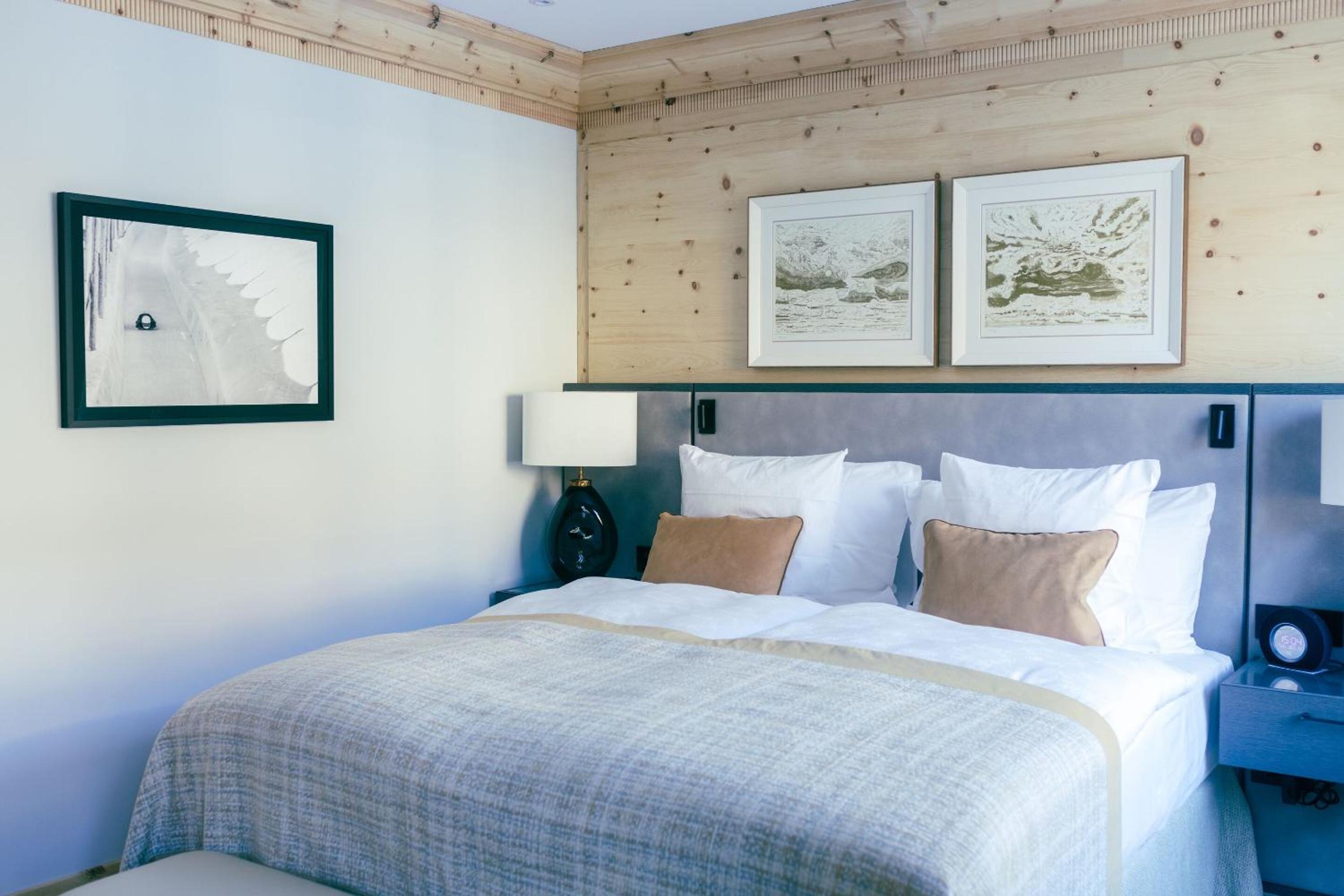 Deluxe Double Village Side