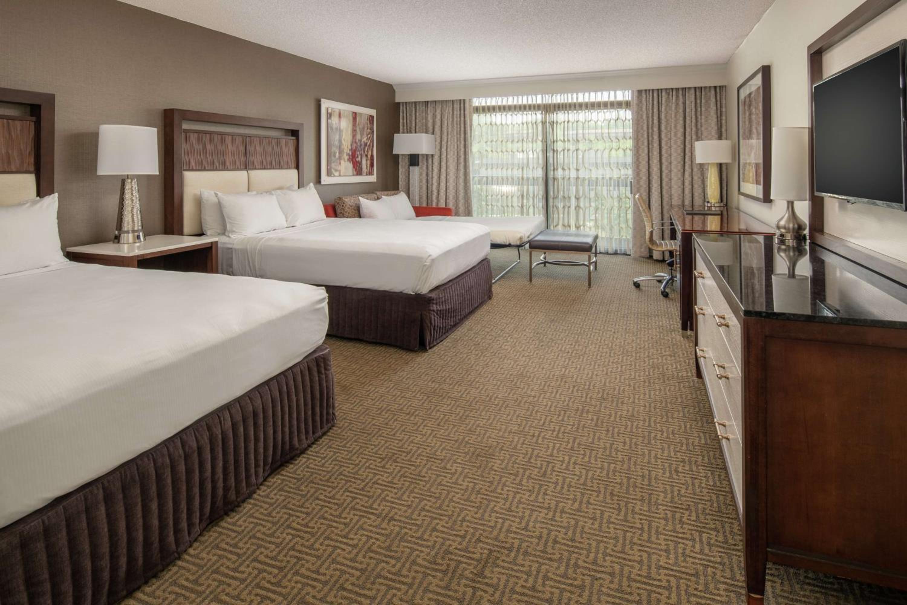 Queen Room With Two Queen Beds - High Floor