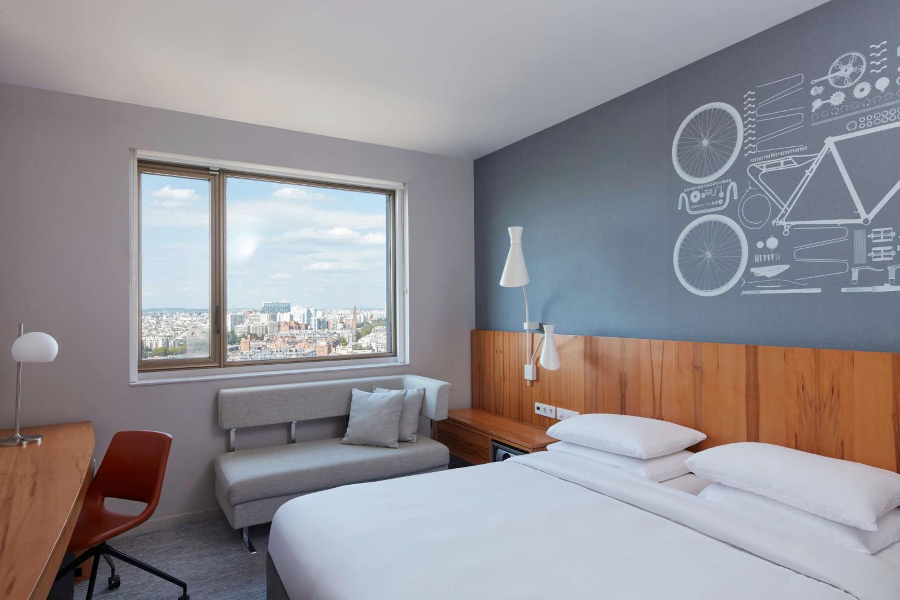 Family Room with City View 