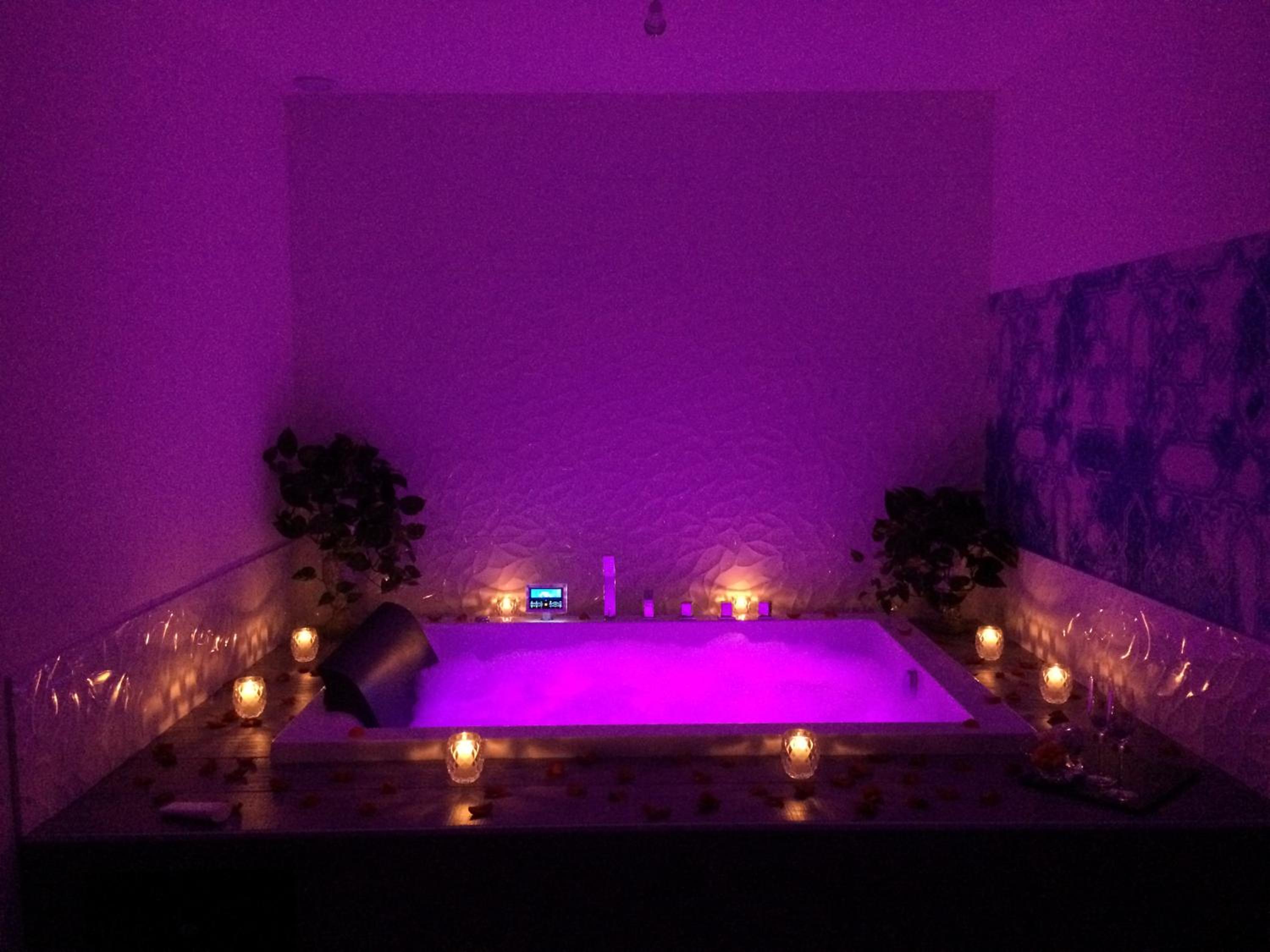 Annex Cottage in the garden with Hot Tub