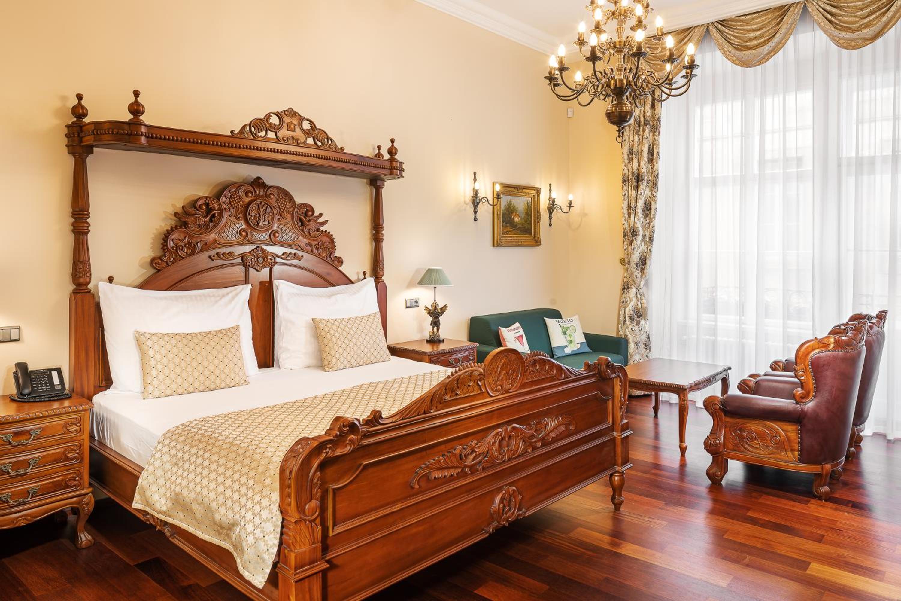 Deluxe Suite