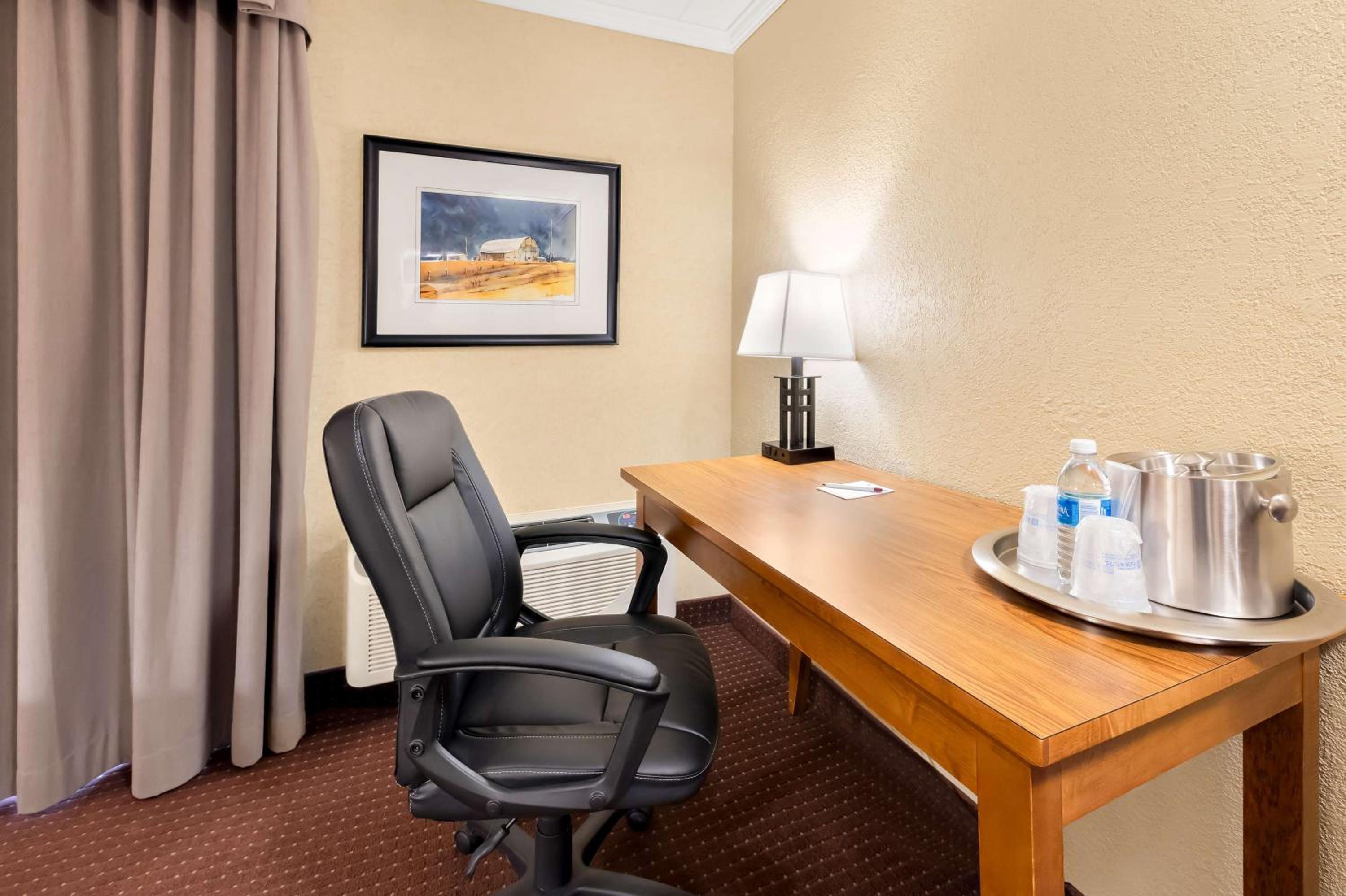 Queen Room with Disability Access - Non Smoking 