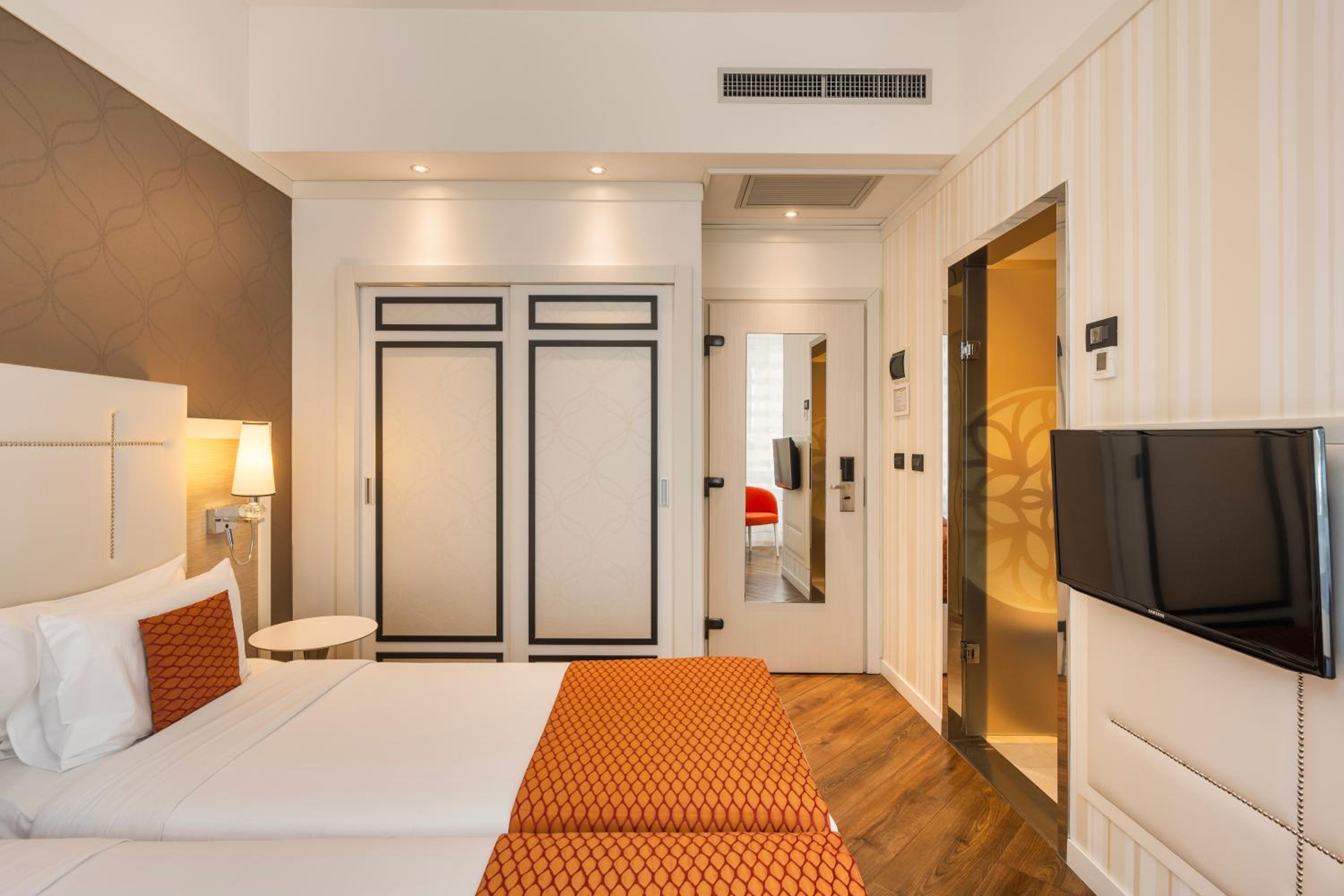 Deluxe Superior Room