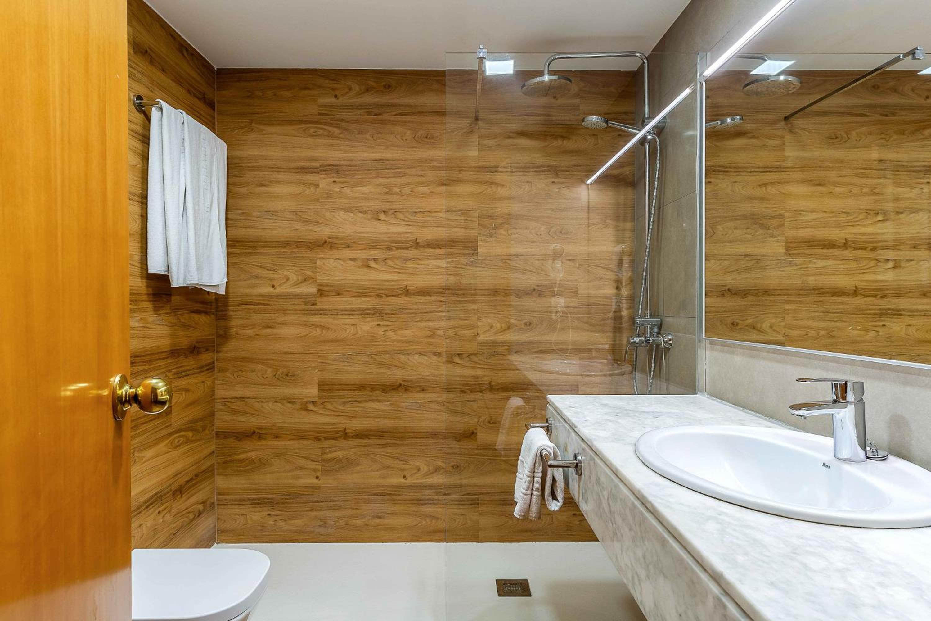 One-Bedroom Apartment (2 Adults)