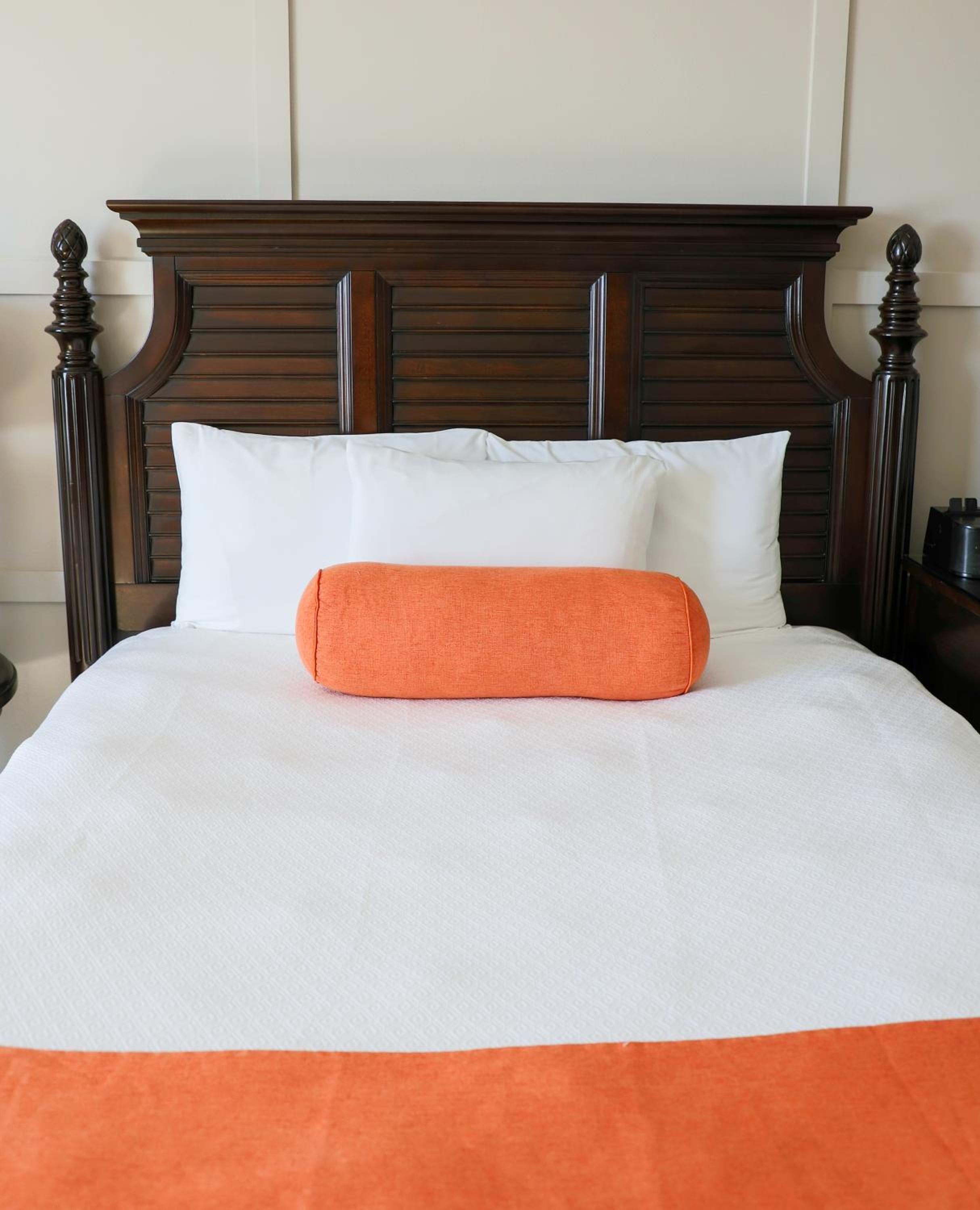 Micro Room One Queen Bed