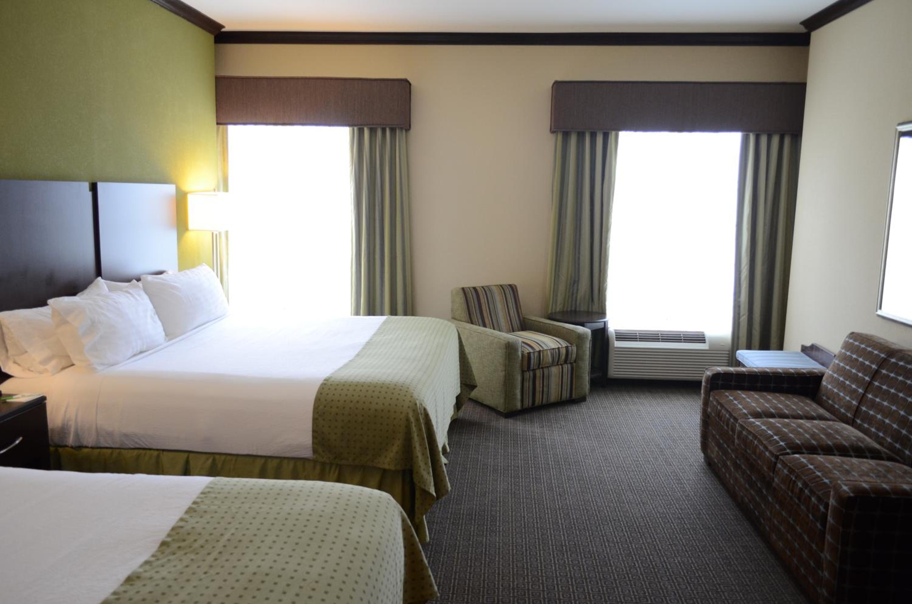 Deluxe Room With Two King Beds - Non-Smoking