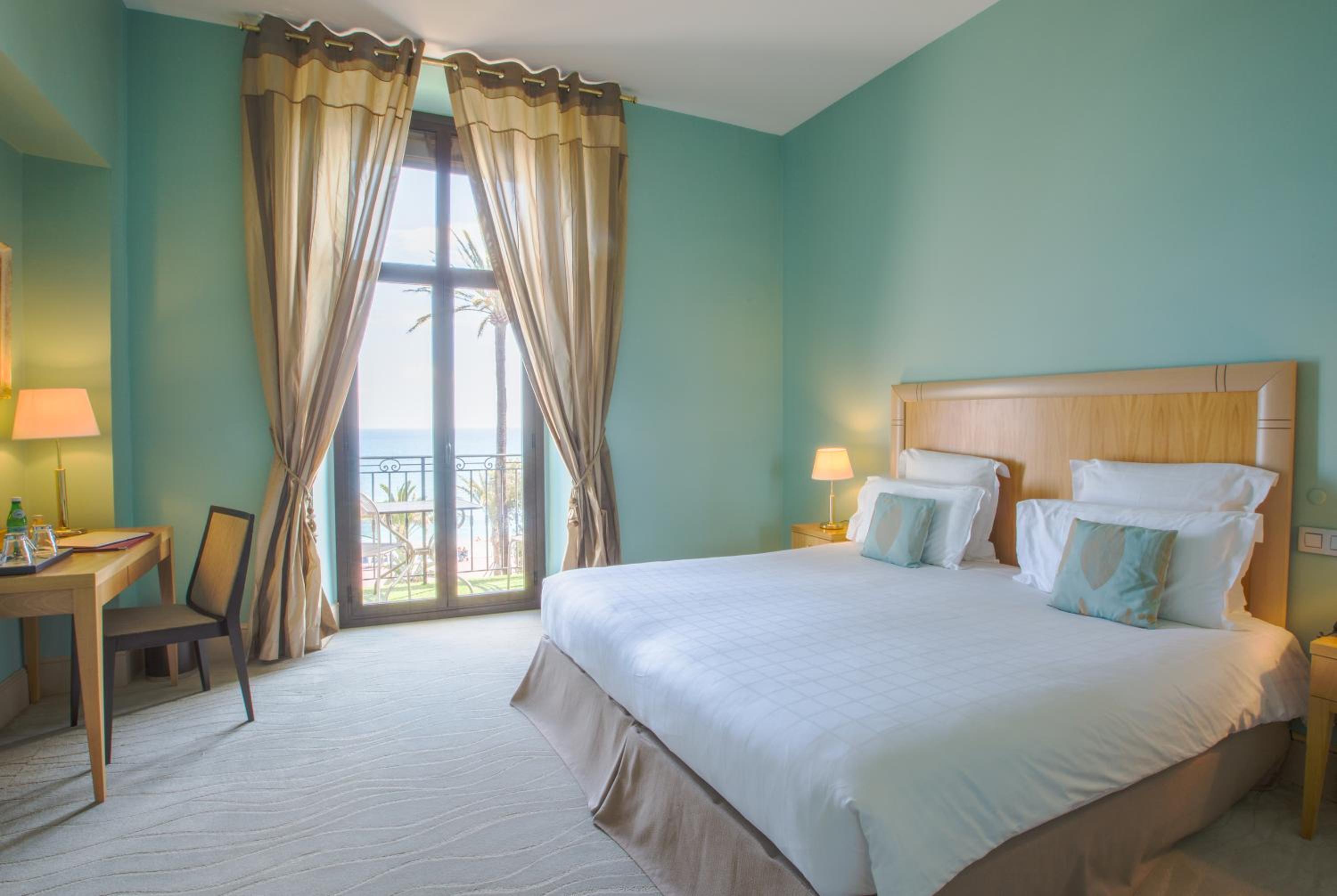 Superior Double Room with Sea View and Balcony