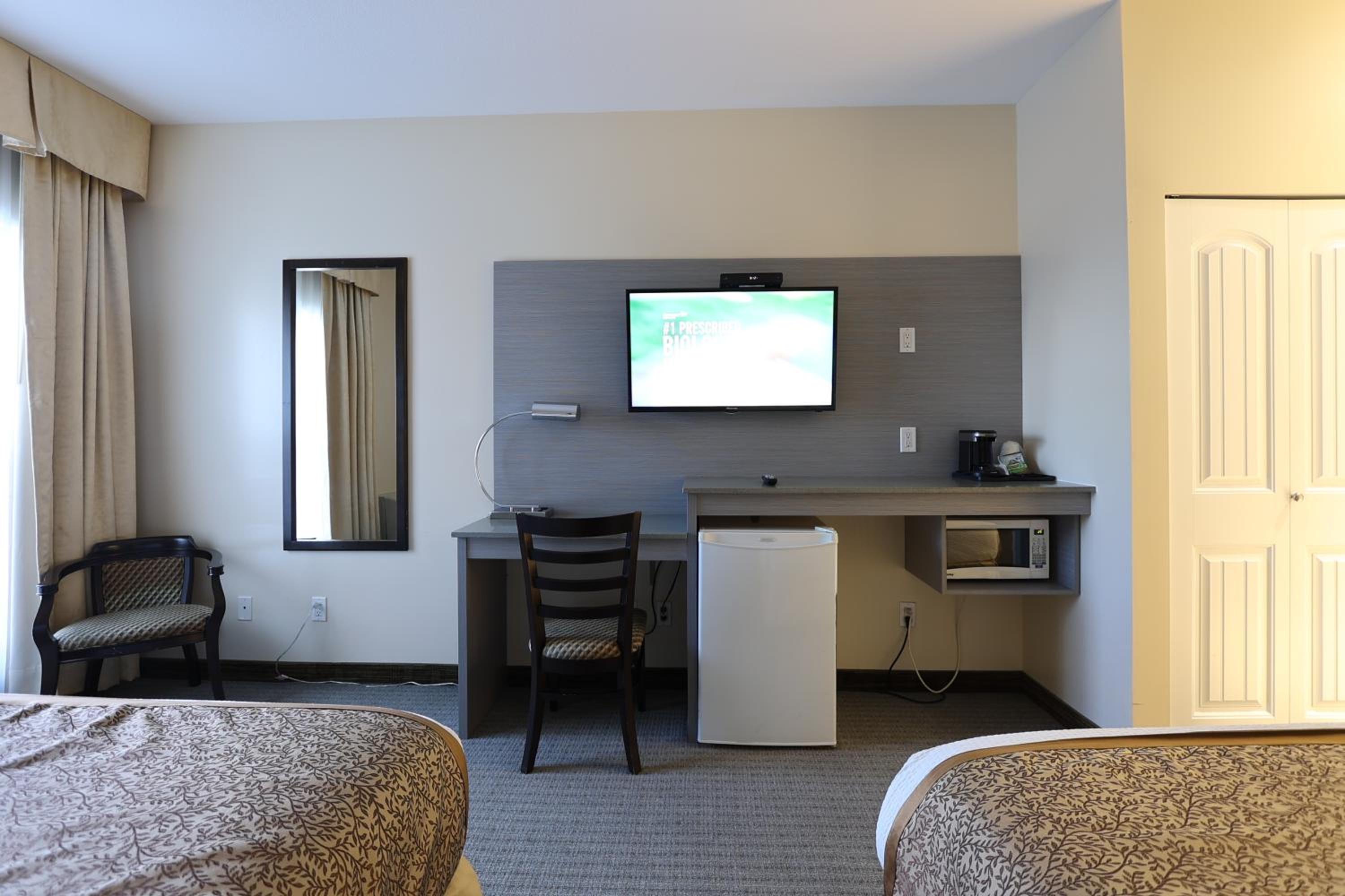 Queen Room - Disability Access - Non-Smoking