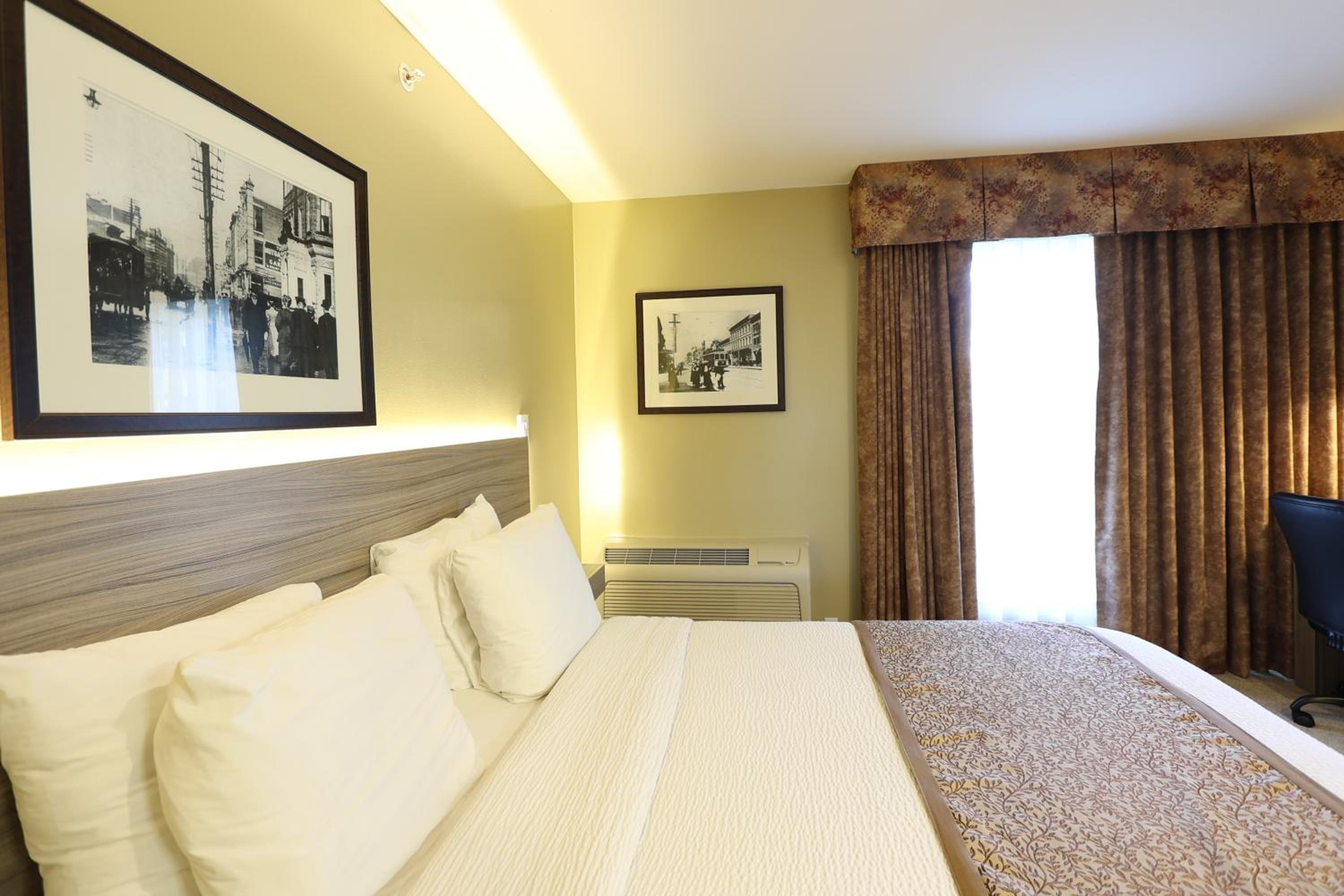 Queen Room - Disability Access - Non-Smoking