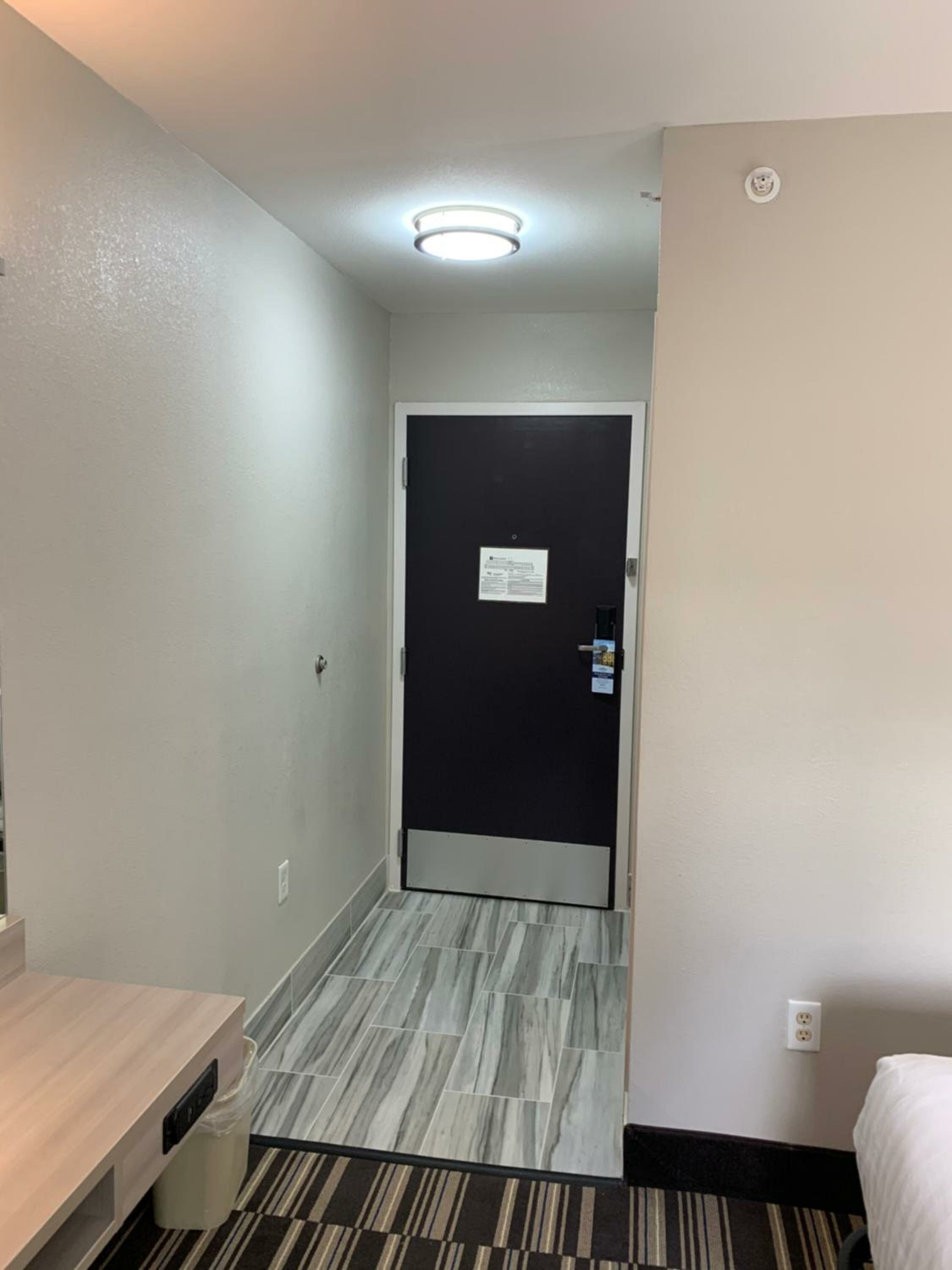 Deluxe King Room - Non-Smoking