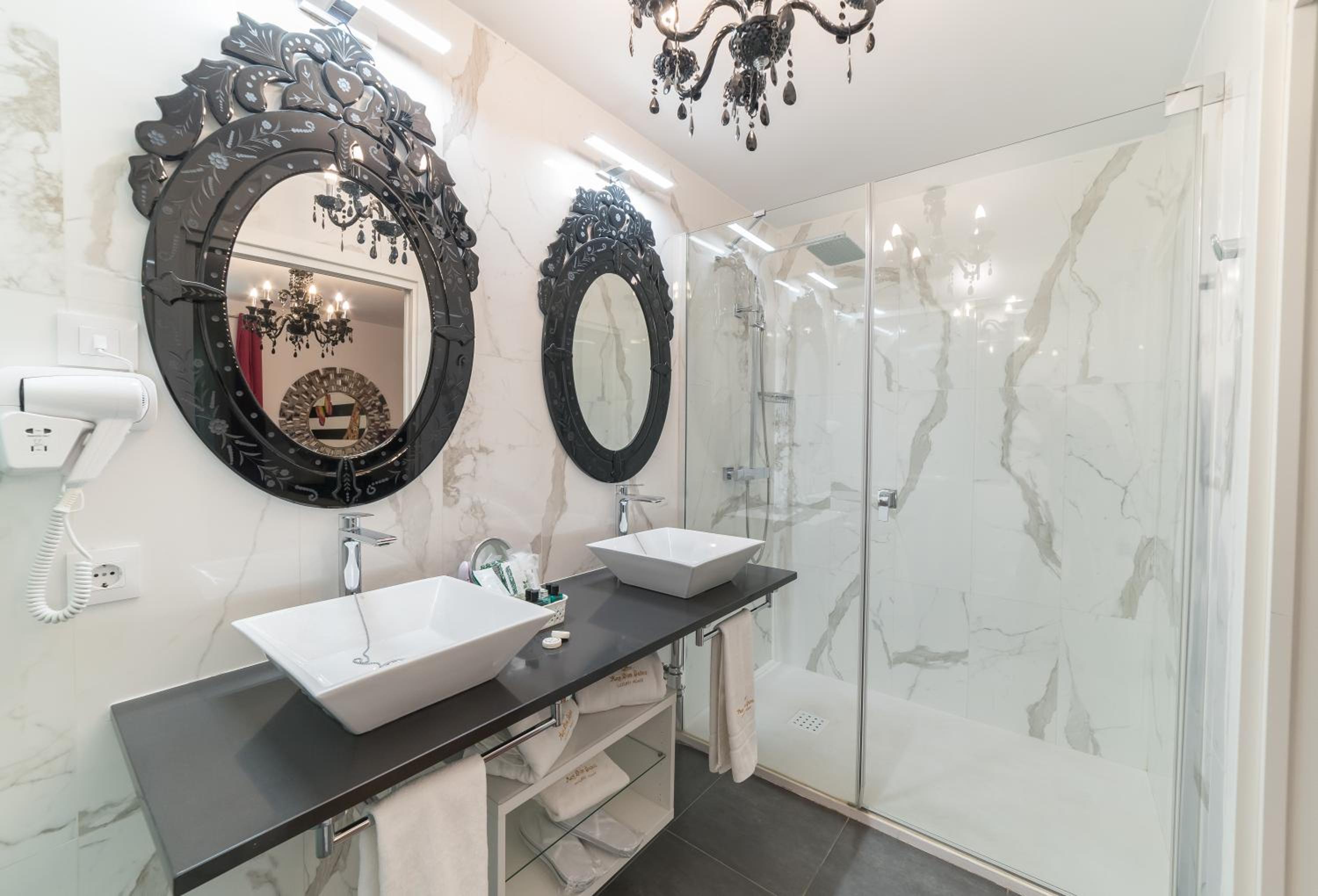 Queen Room with Garden View