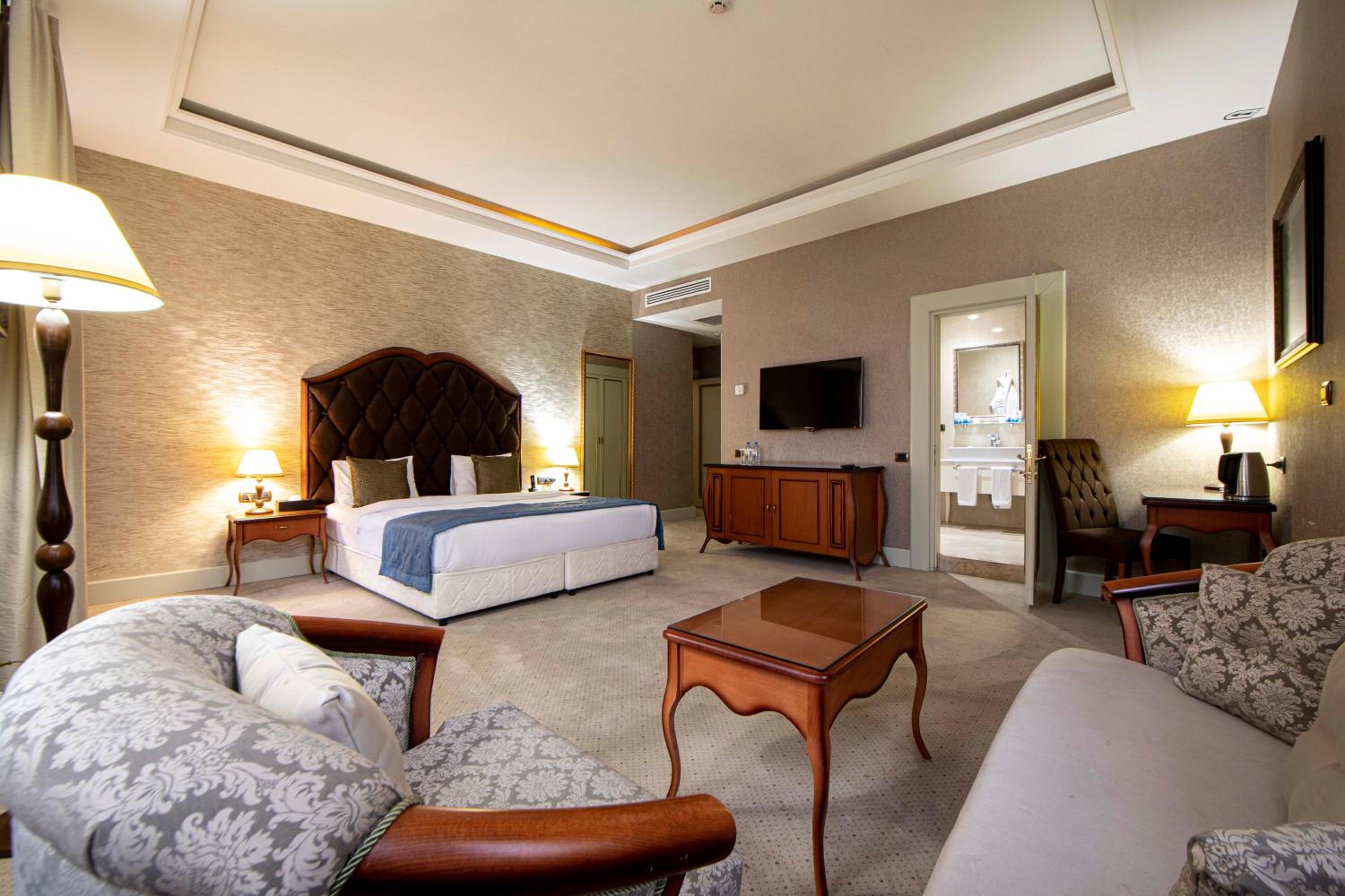 Deluxe Double or Twin Room