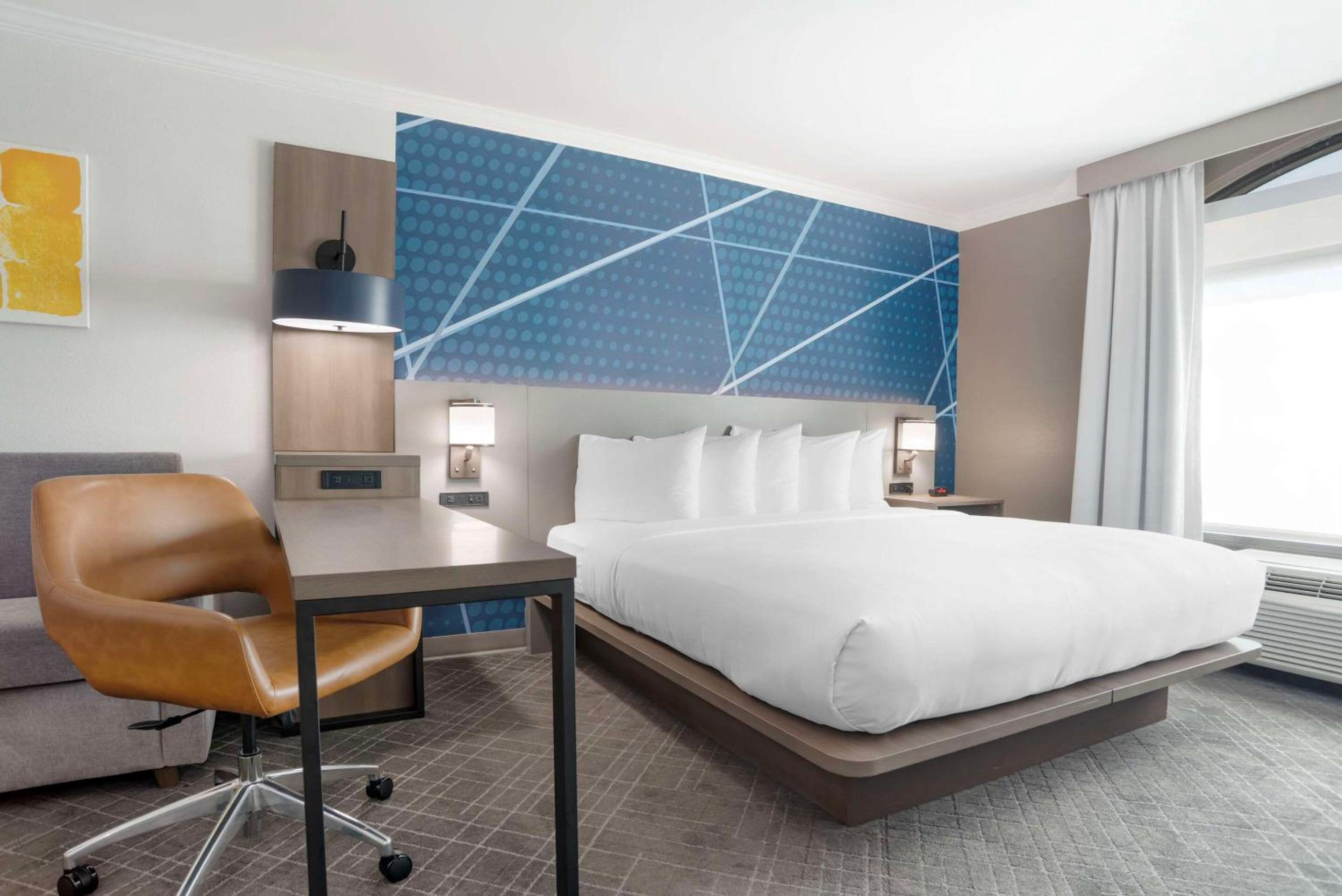 King Room with Sofa Bed - Accessible/Non Smoking