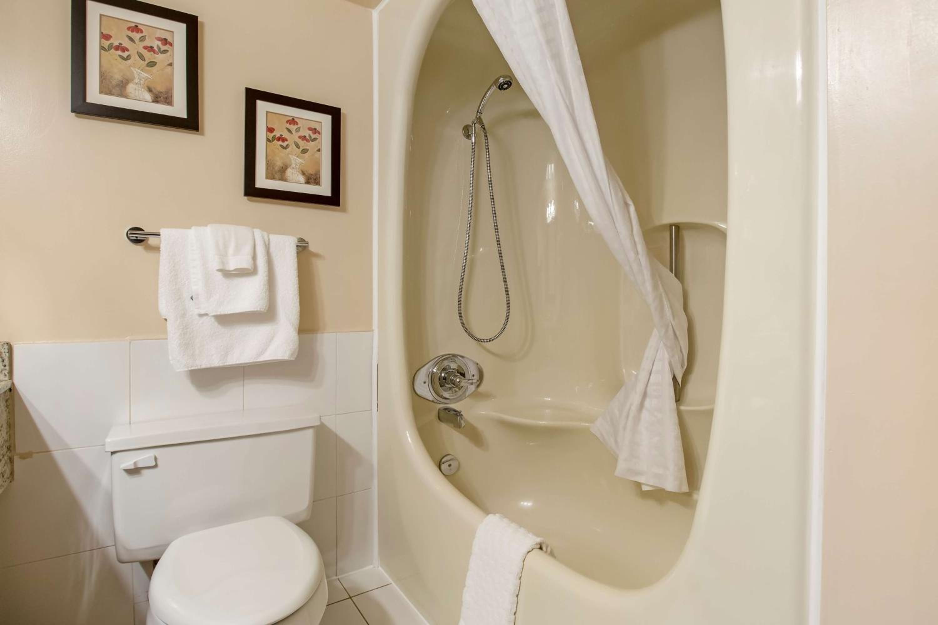 Queen Room with Two Queen Beds- Ground Floor