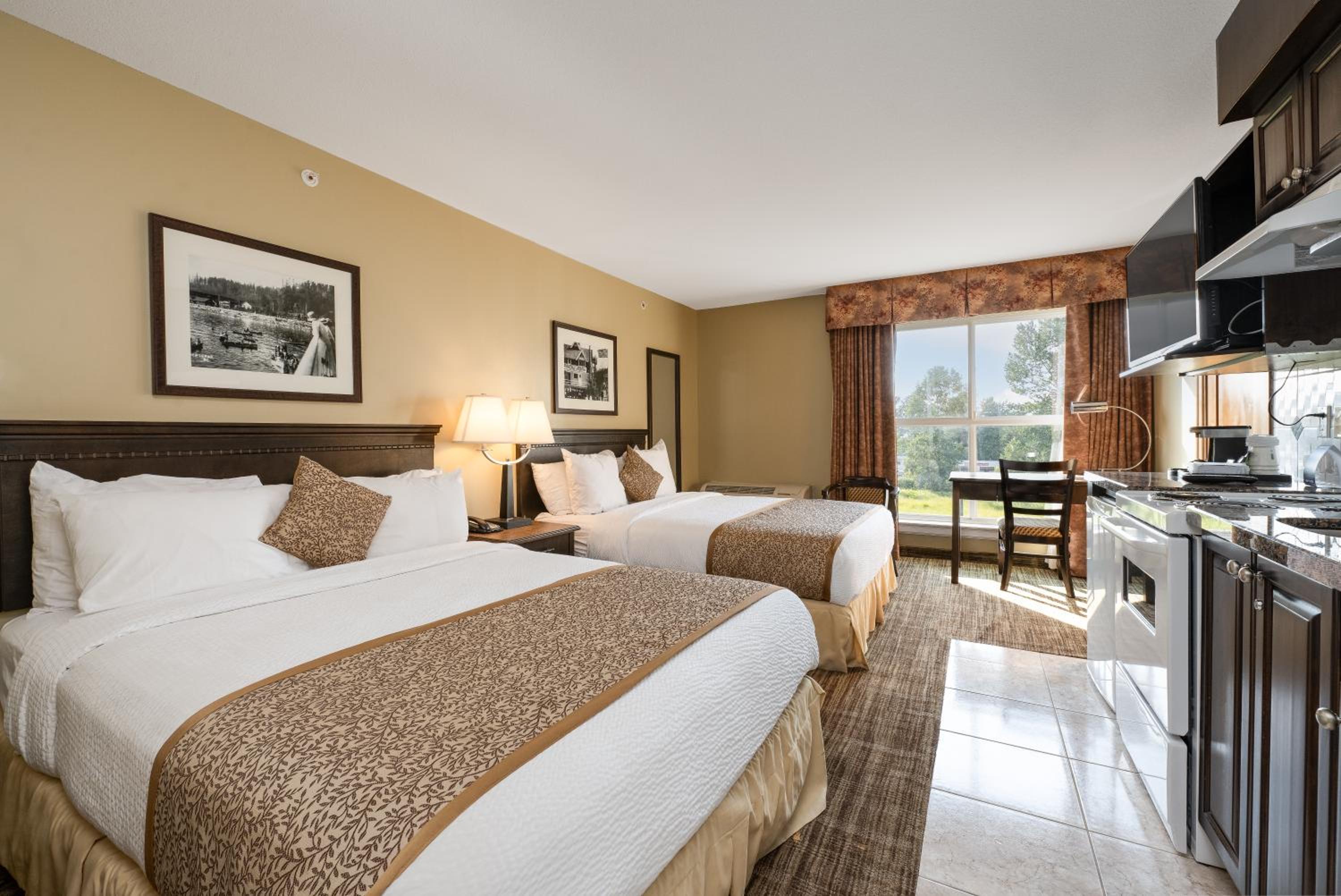 Deluxe Queen Studio with Two Queen Beds - Non-Smoking