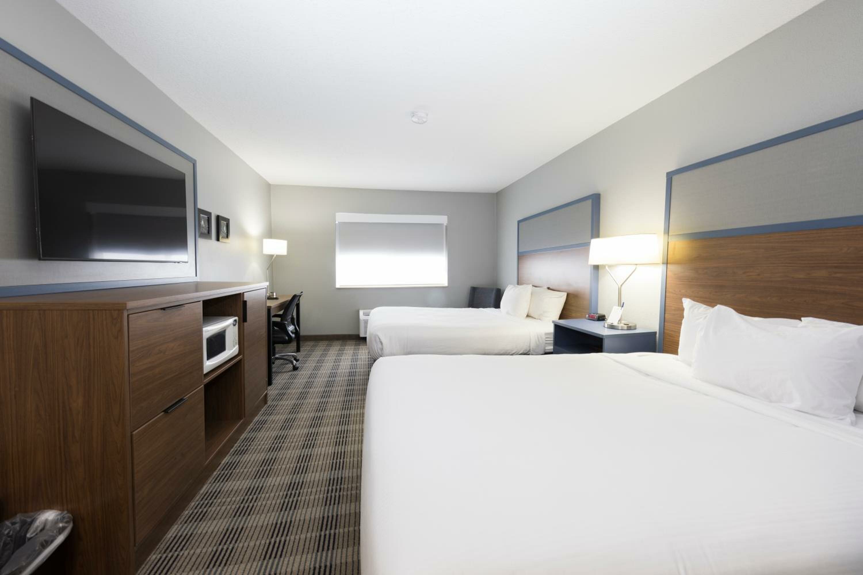 Queen Room with Two Queen Beds - Non-Smoking