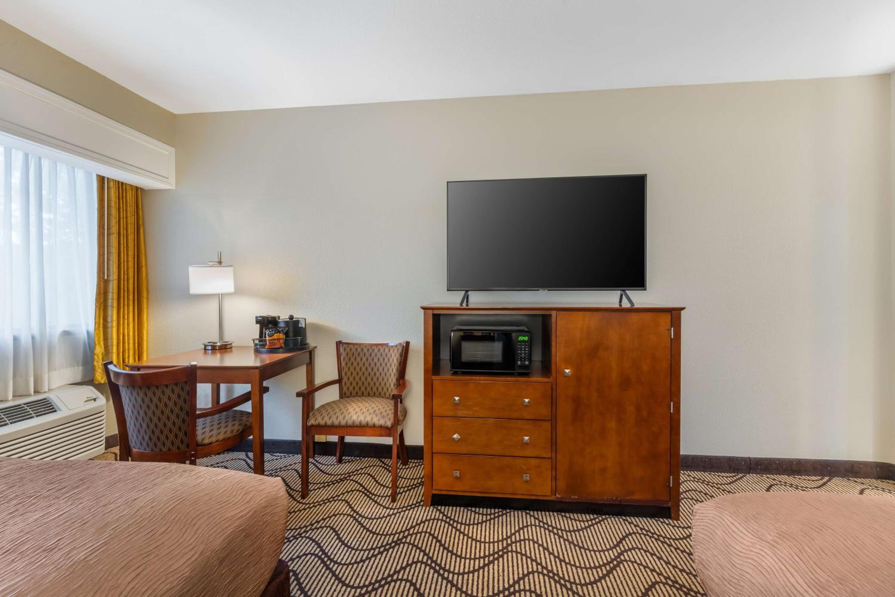 Queen Room with Two Queen Beds - Non-Smoking
