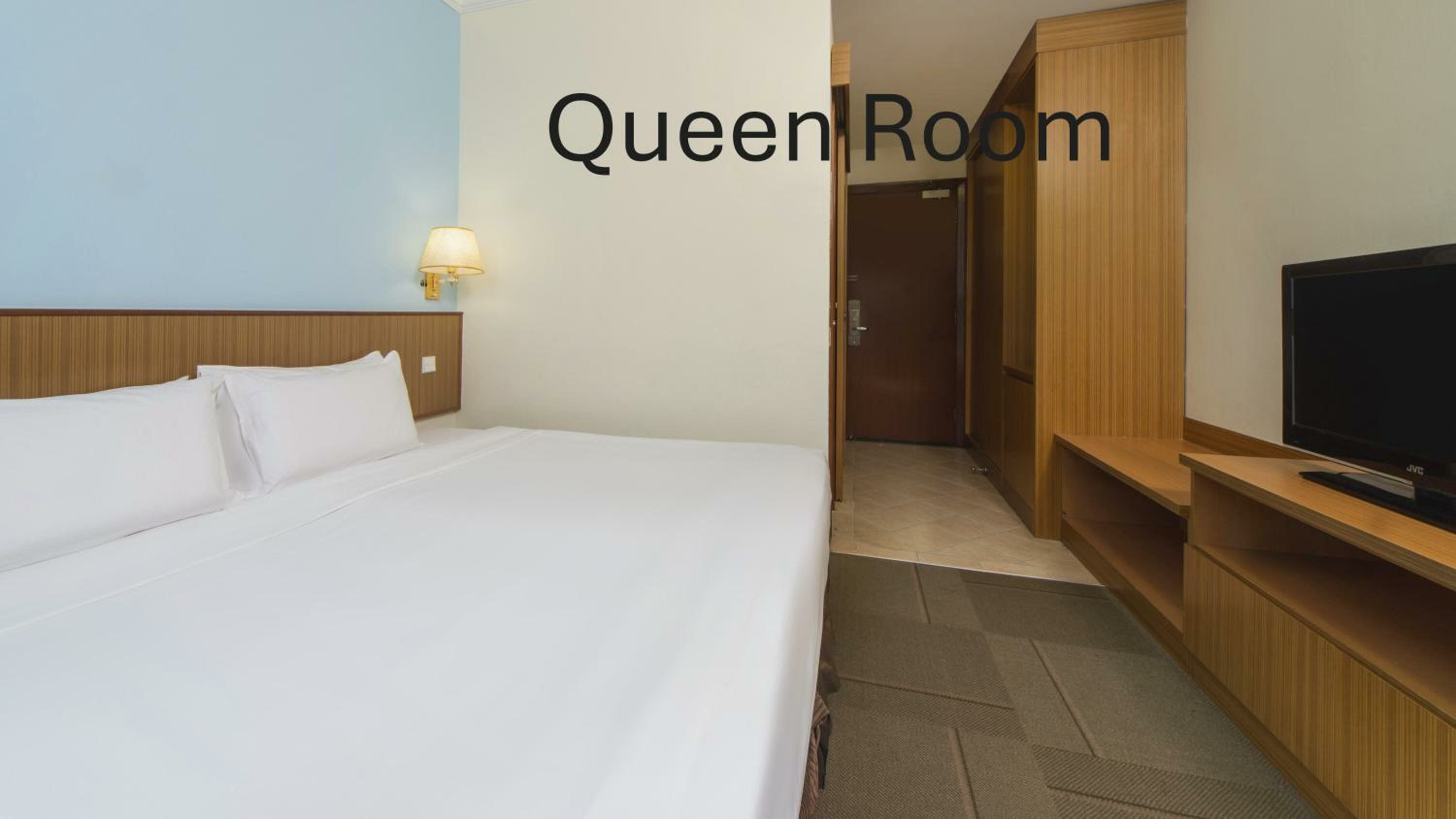 Standard Queen Room