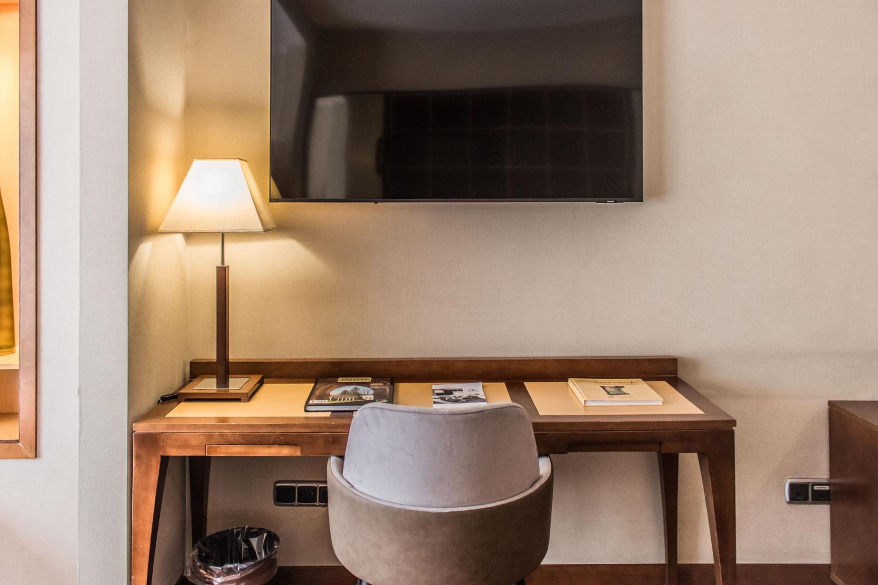 Double or Twin Room (1-2 Adults)