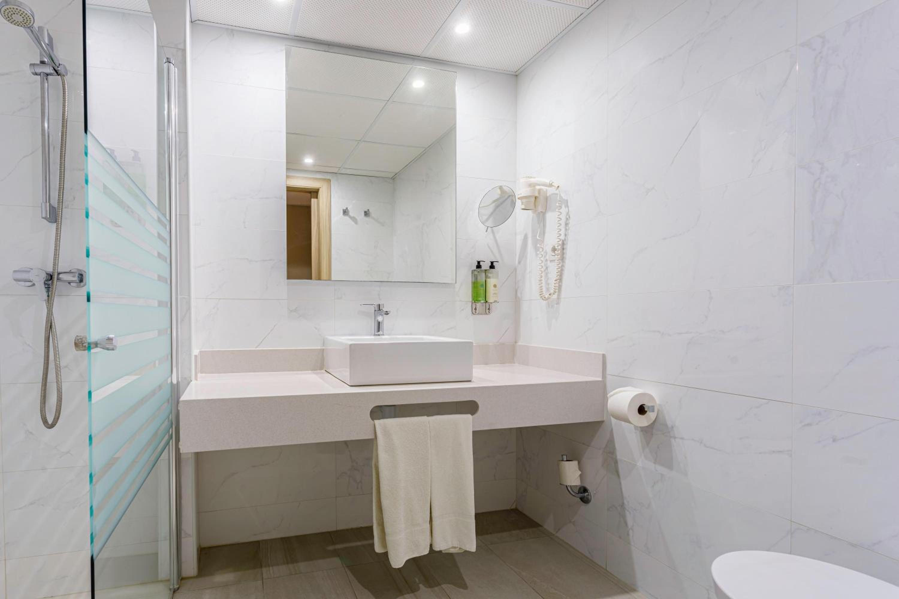 Double or Twin Room with Side Sea View