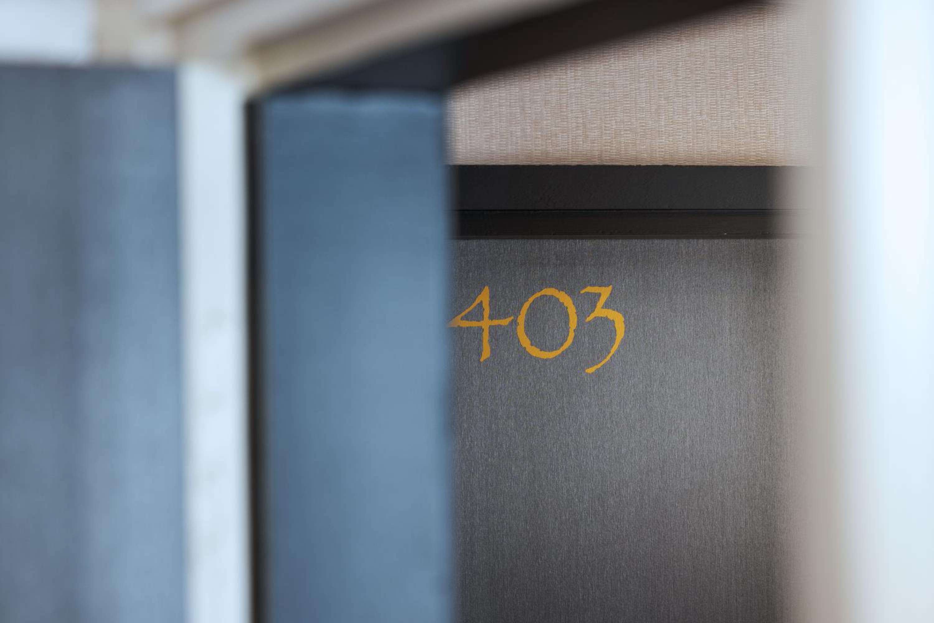 Superior Room with Queen Bed