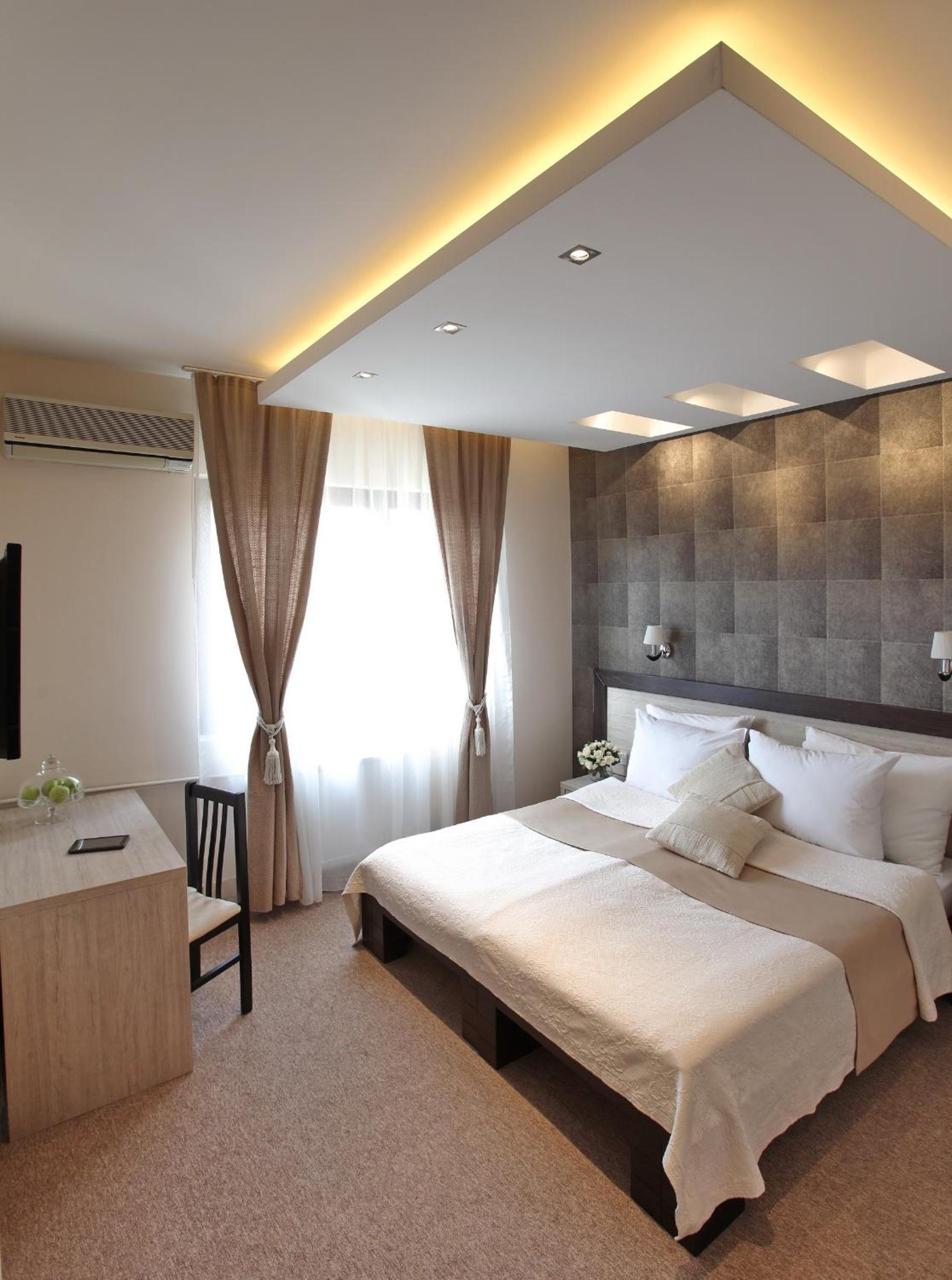 Double or Twin Room with Parking