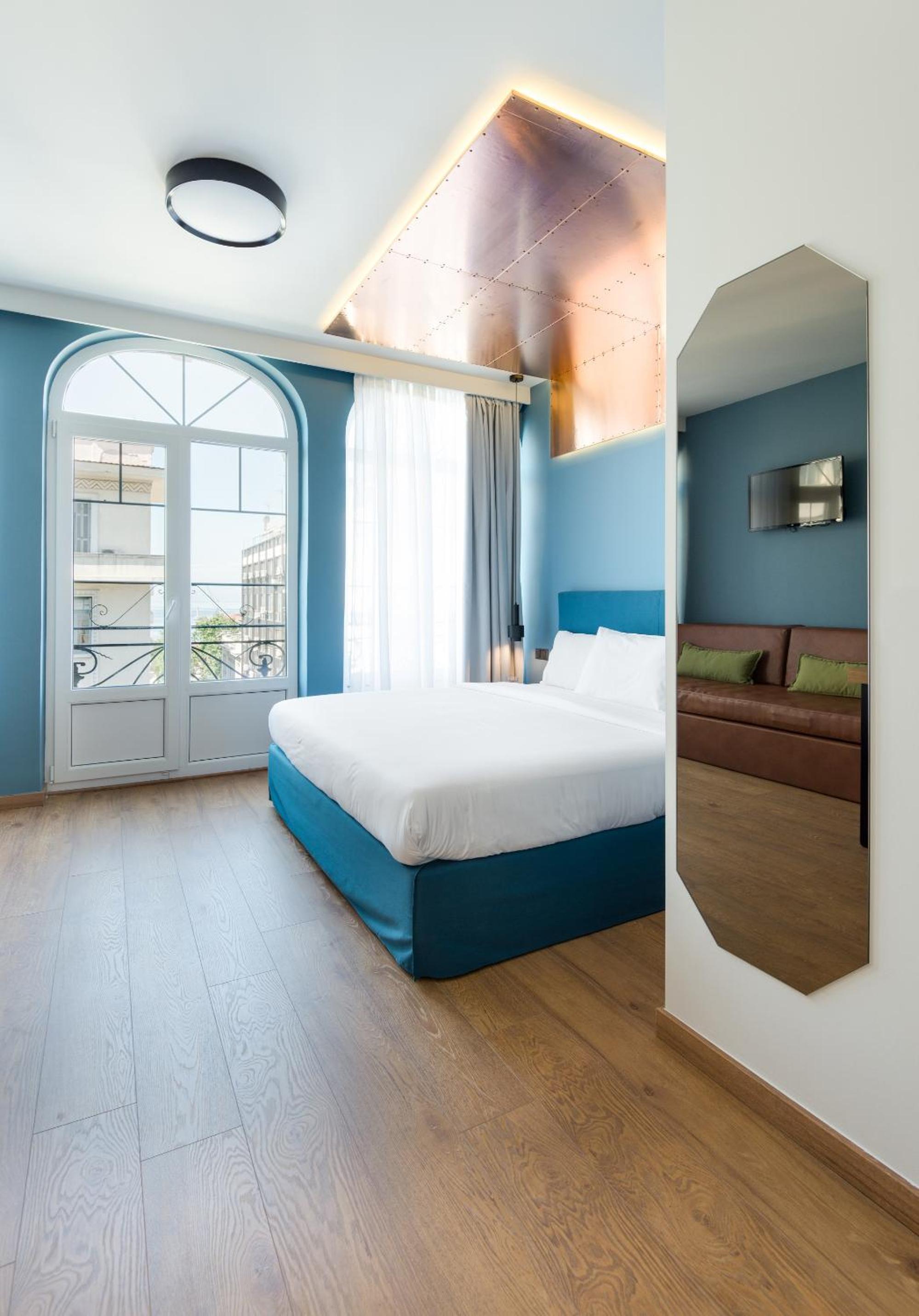 Large Partial Sea View Room 
