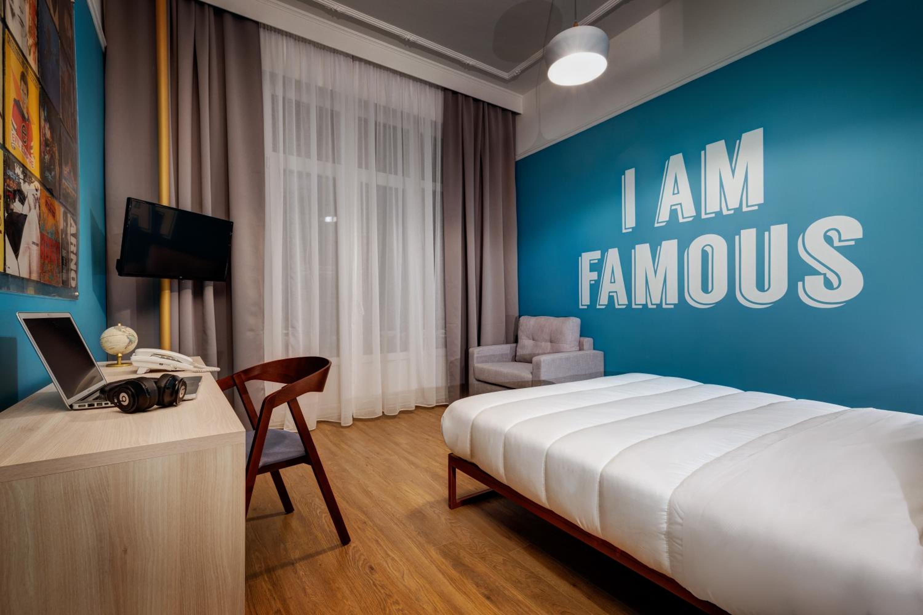 Large Partial Sea View Room 