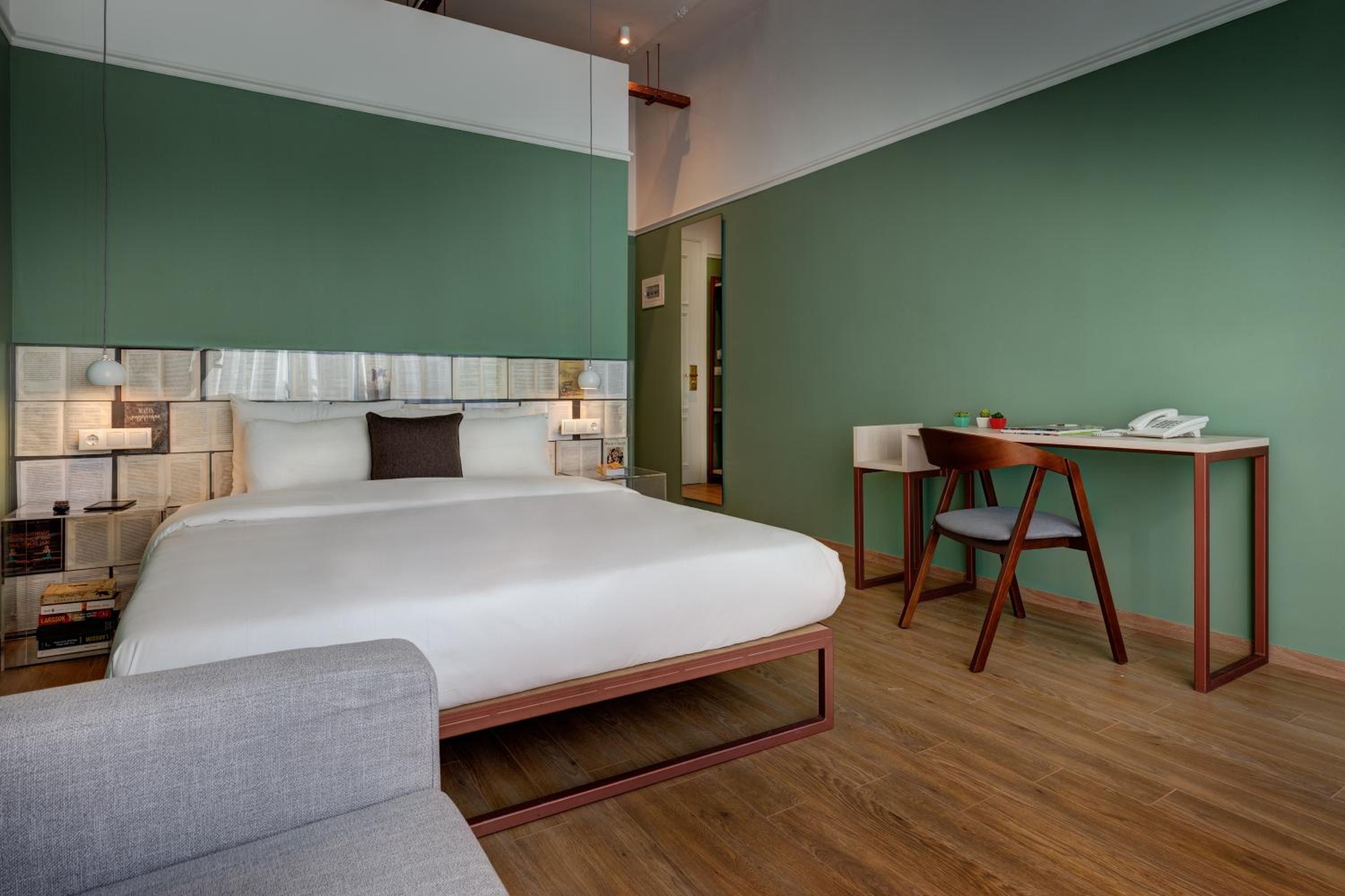 Large Partial Sea View Room 