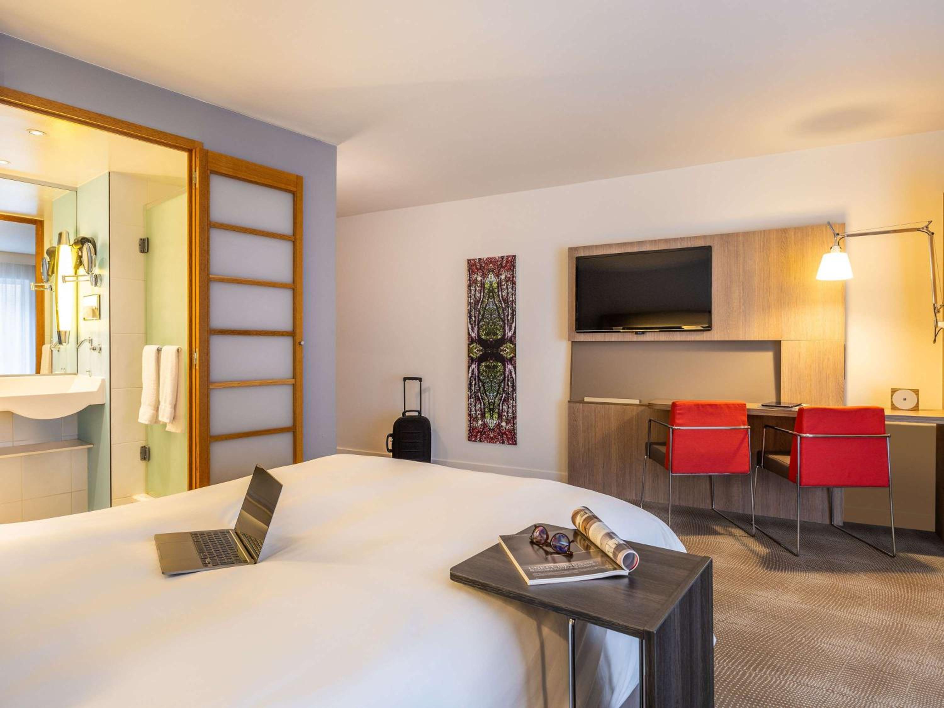 Superior Room with One Double Bed + 1 Sofa Bed