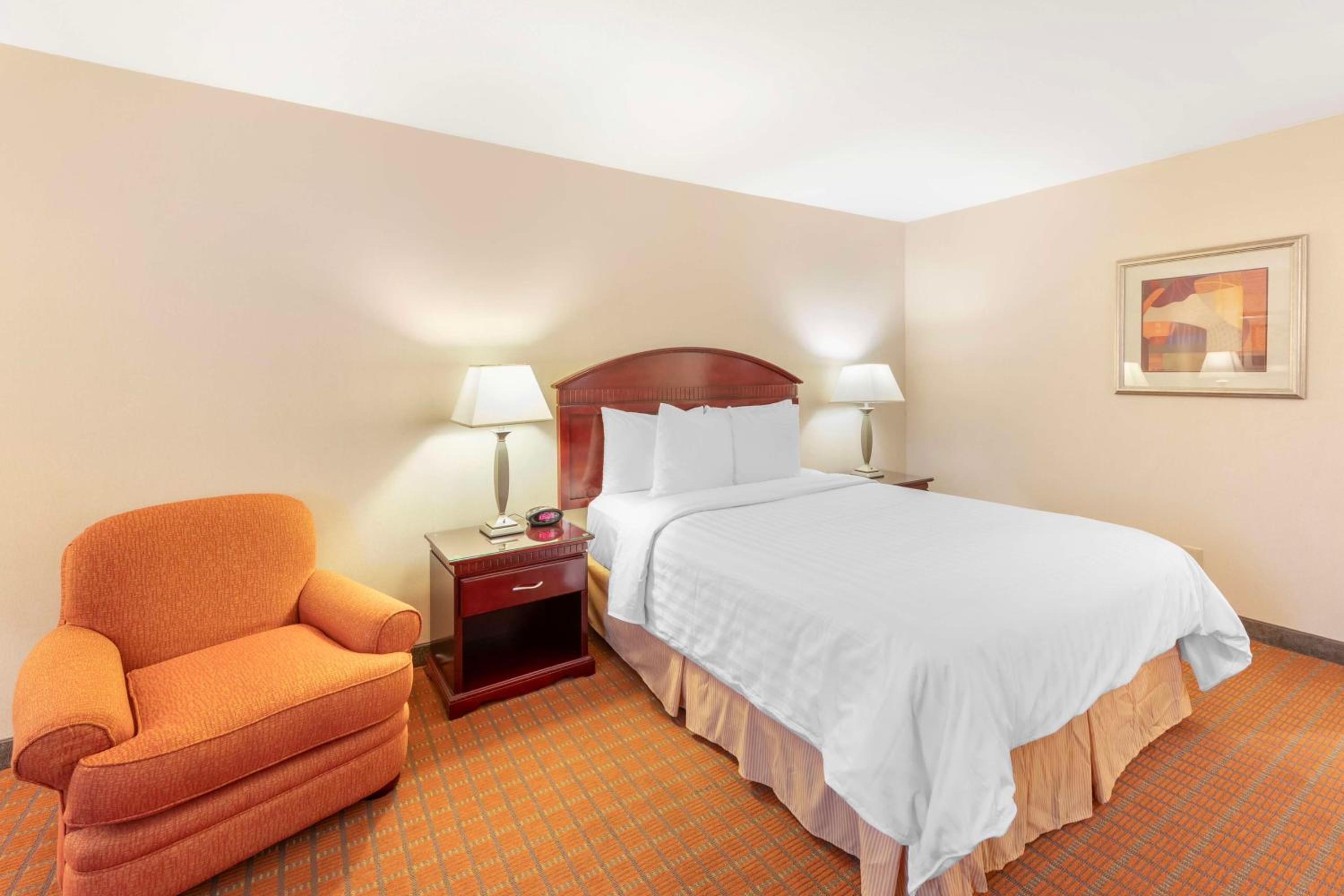 Queen Room - Non-Smoking