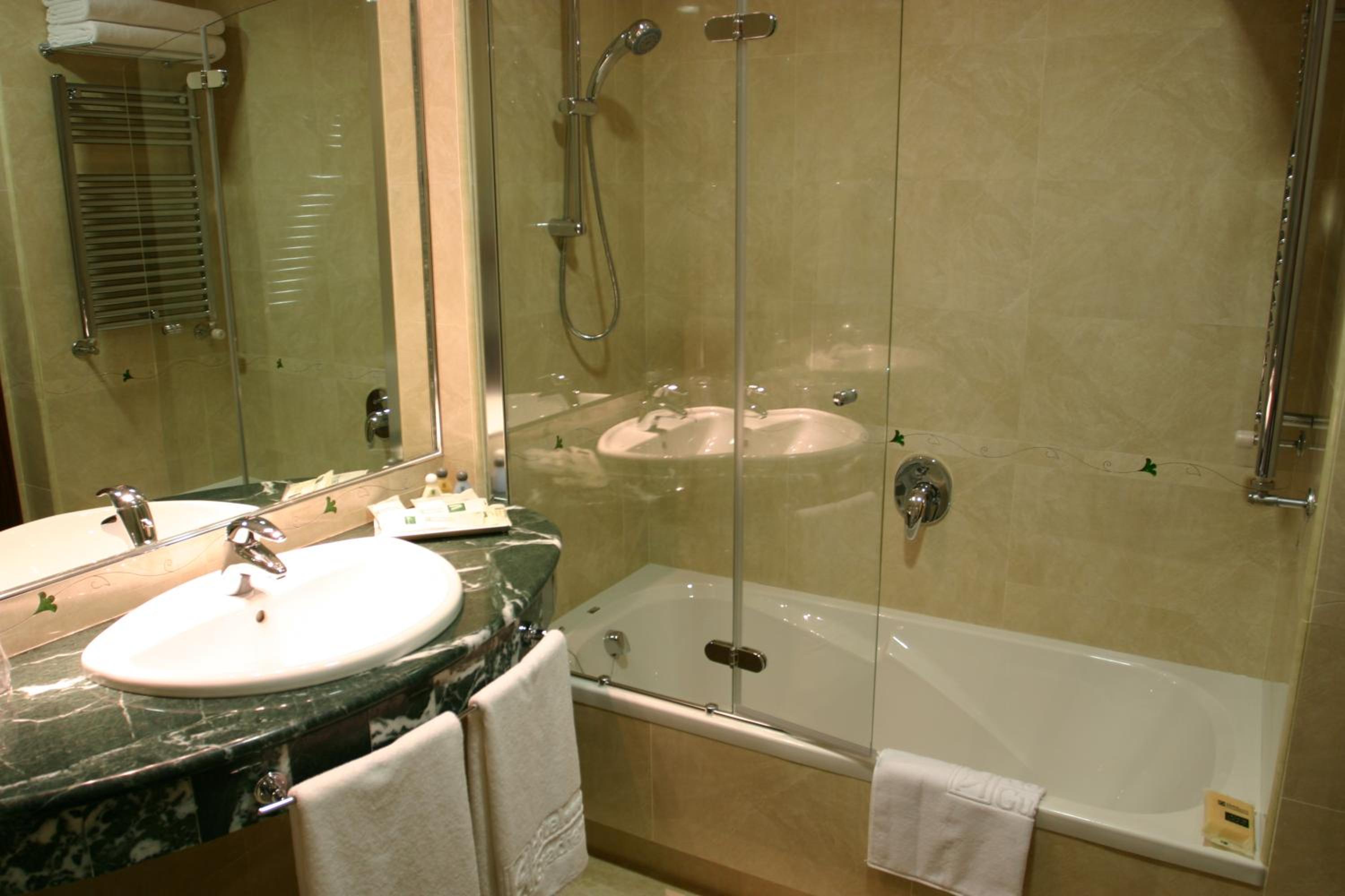 Double Room with Extra Bed (3 Adults)