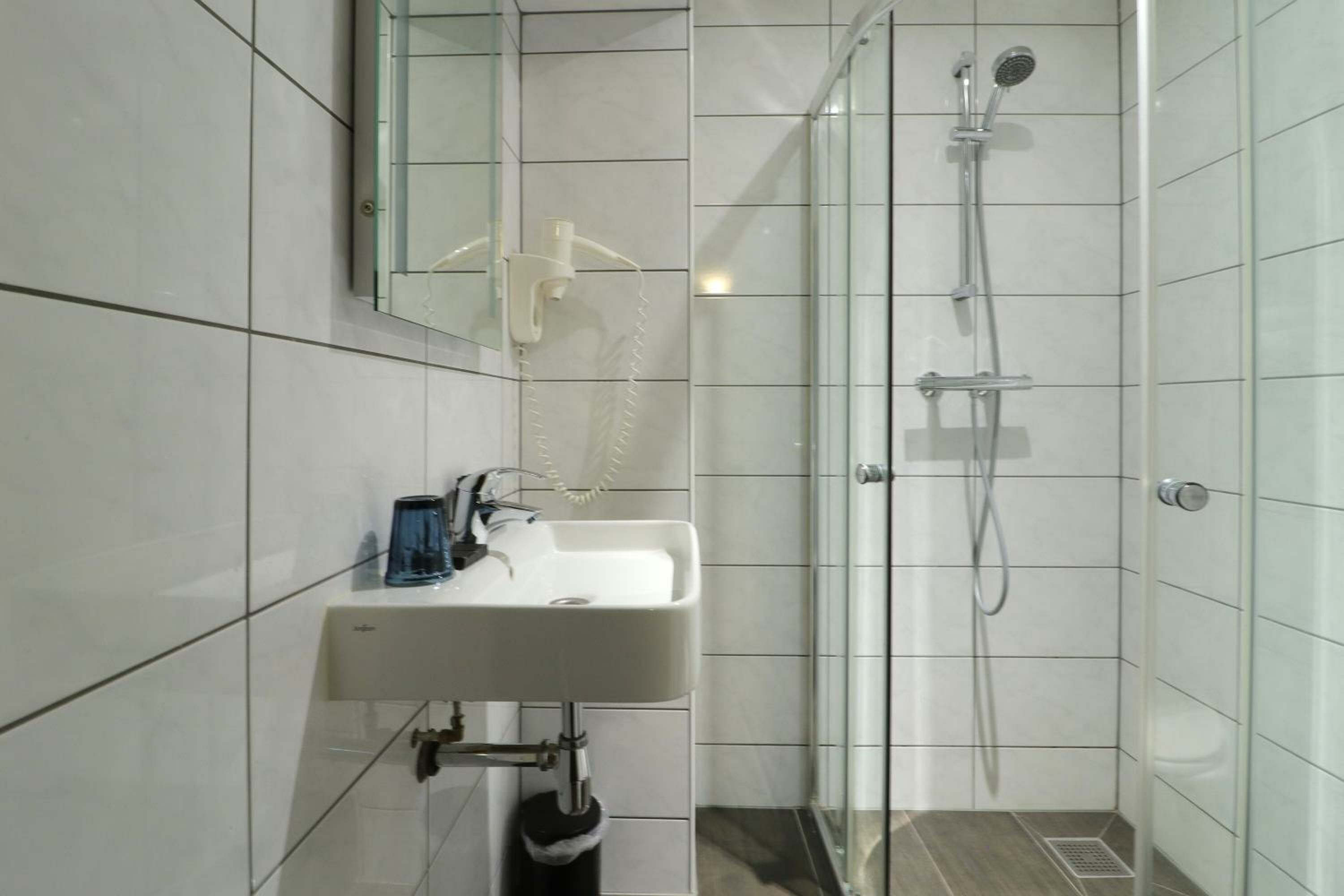 Single Room without Window