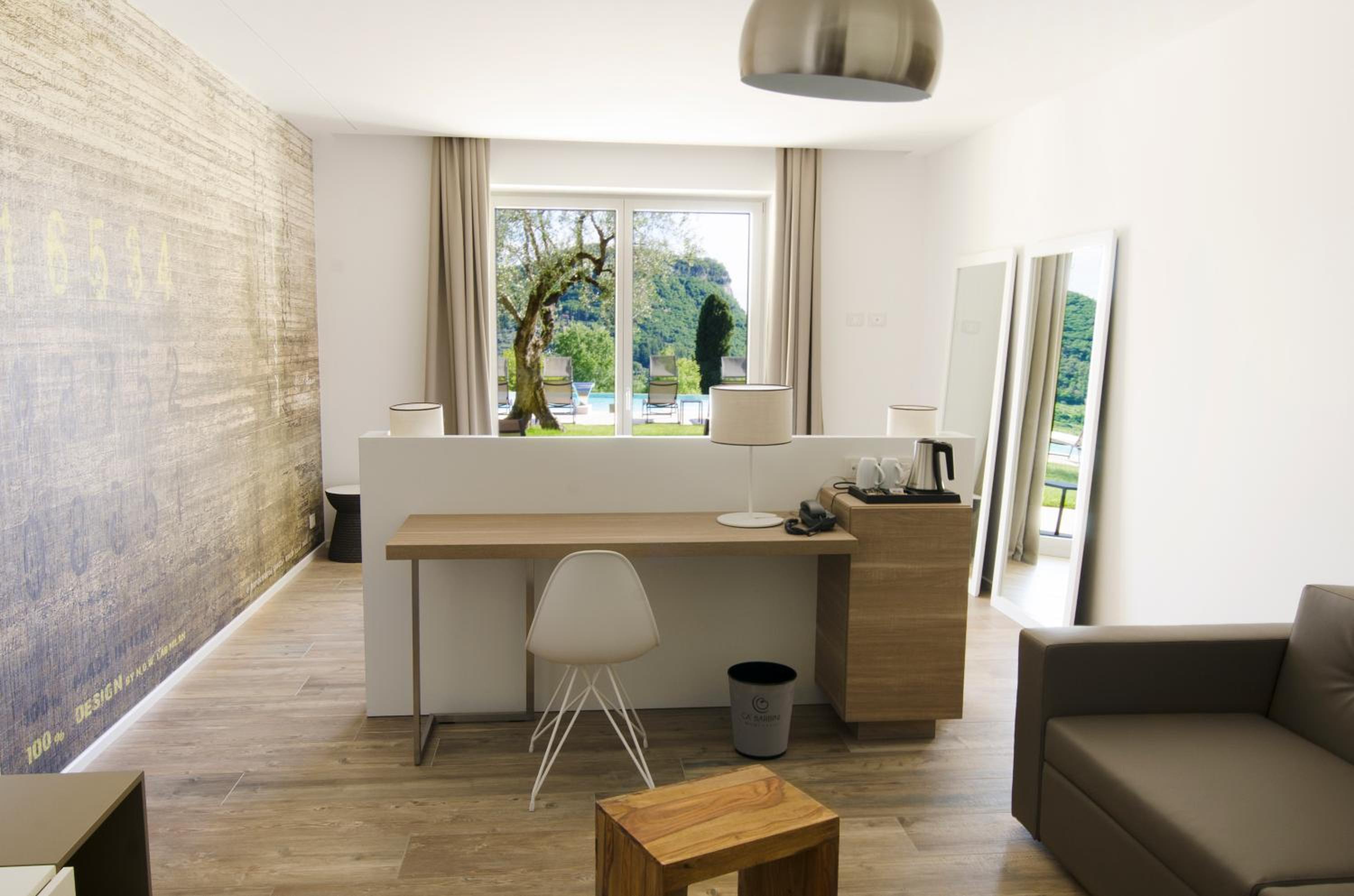 Junior Suite with Patio and Pool View - Ground Floor