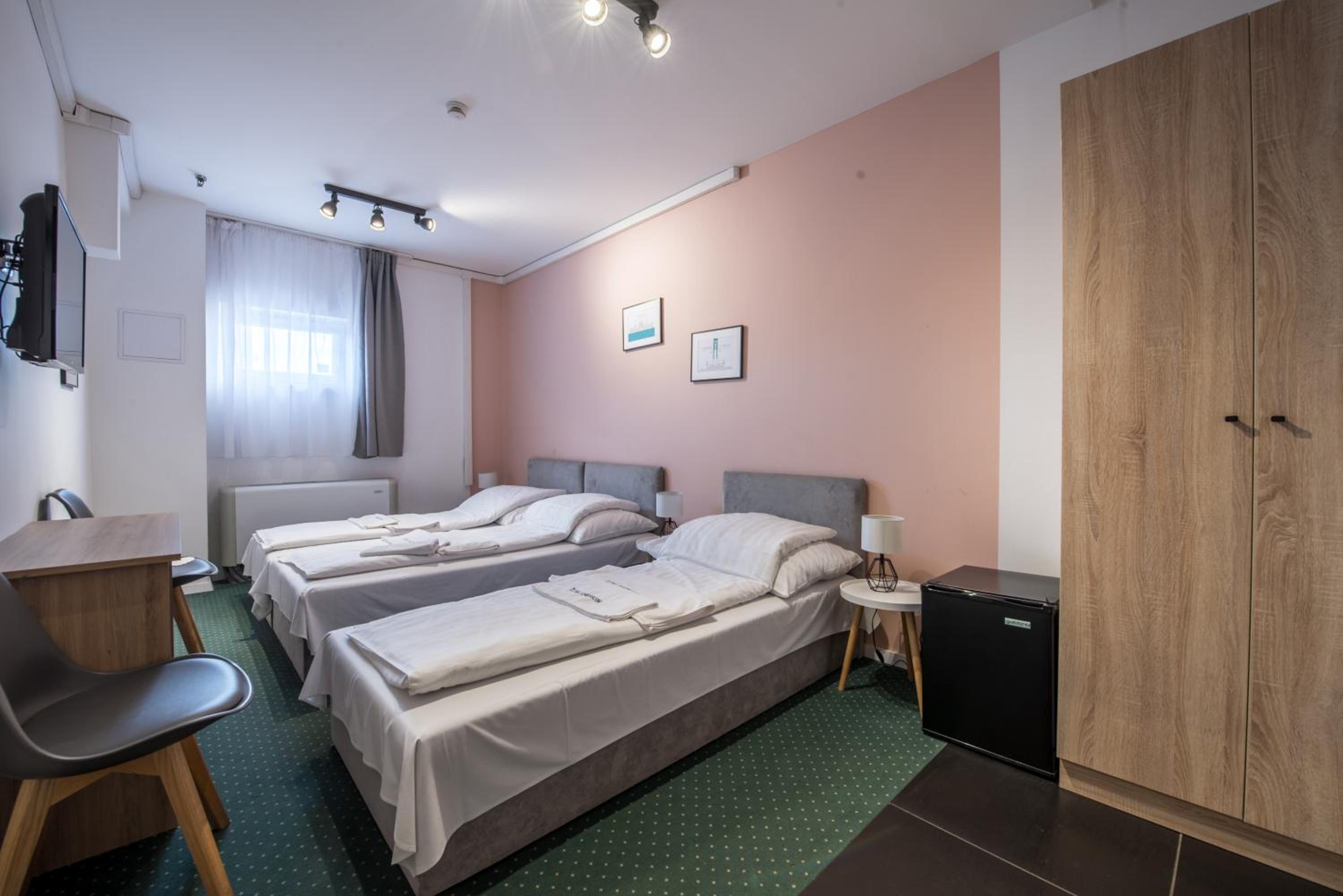 Compact Triple Room