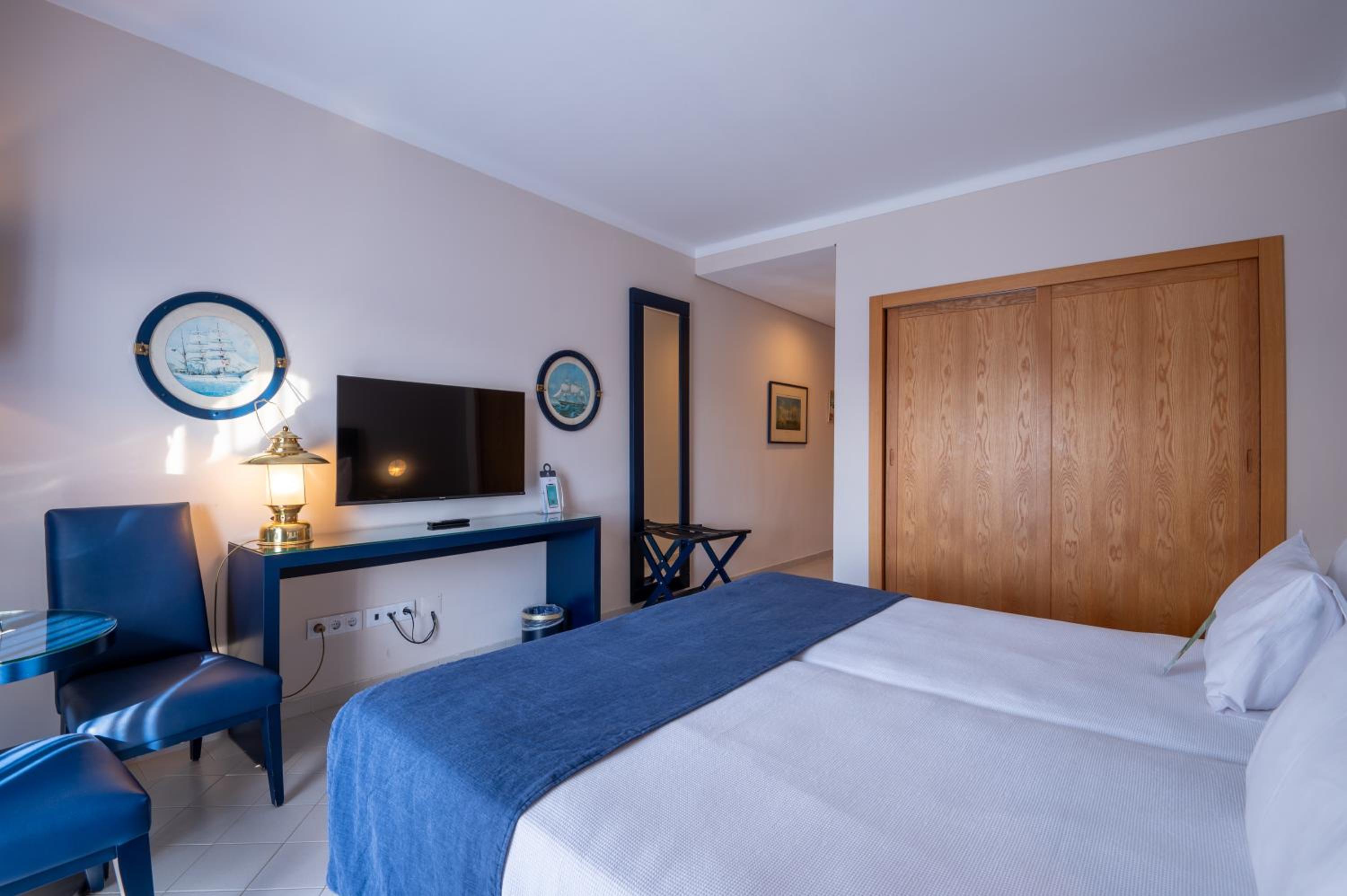 Twin Room with Pool View