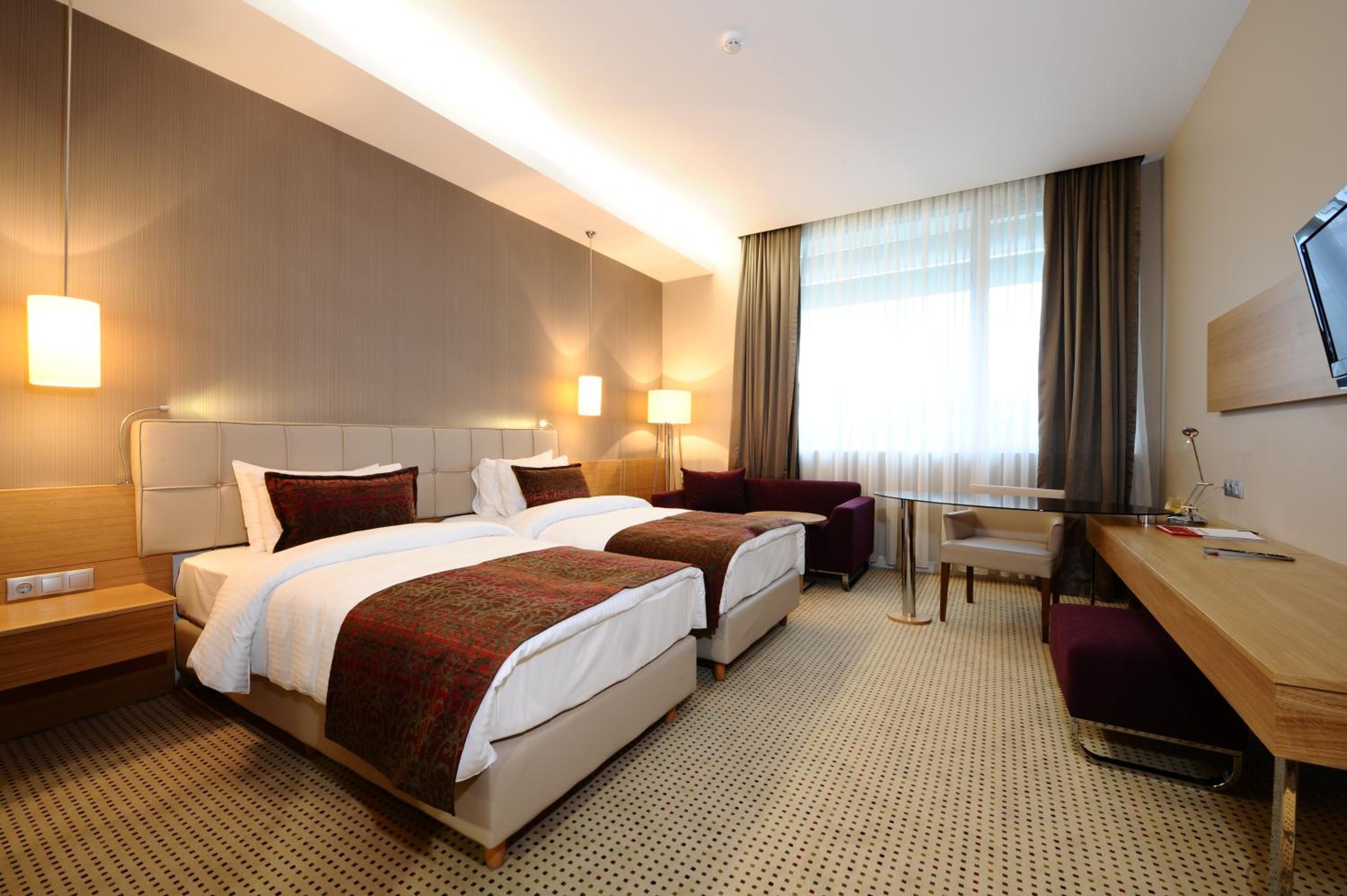 Standard Room with Two Single Beds - Non-Smoking